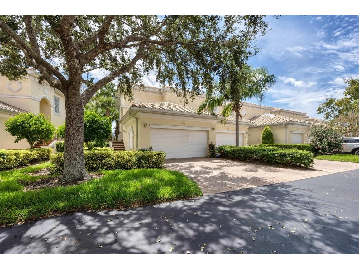 907 Triano Circle #907 Venice FL 34292 A4582610 image1