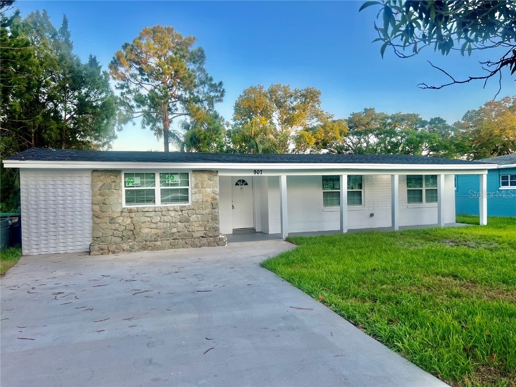 907 W Sunniland Drive Orlando FL 32808 O6209941 image1