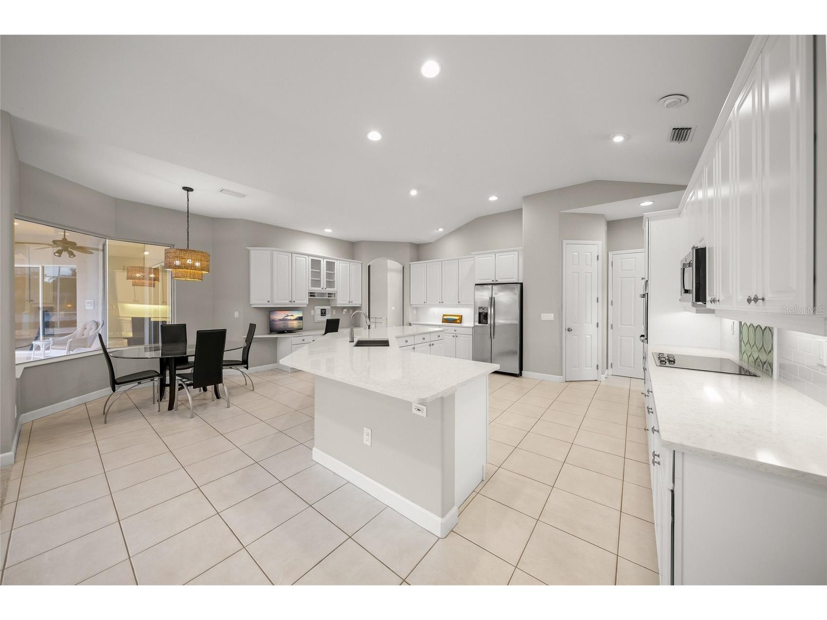 9075 Misty Creek Drive Sarasota FL 34241 A4681366 image12