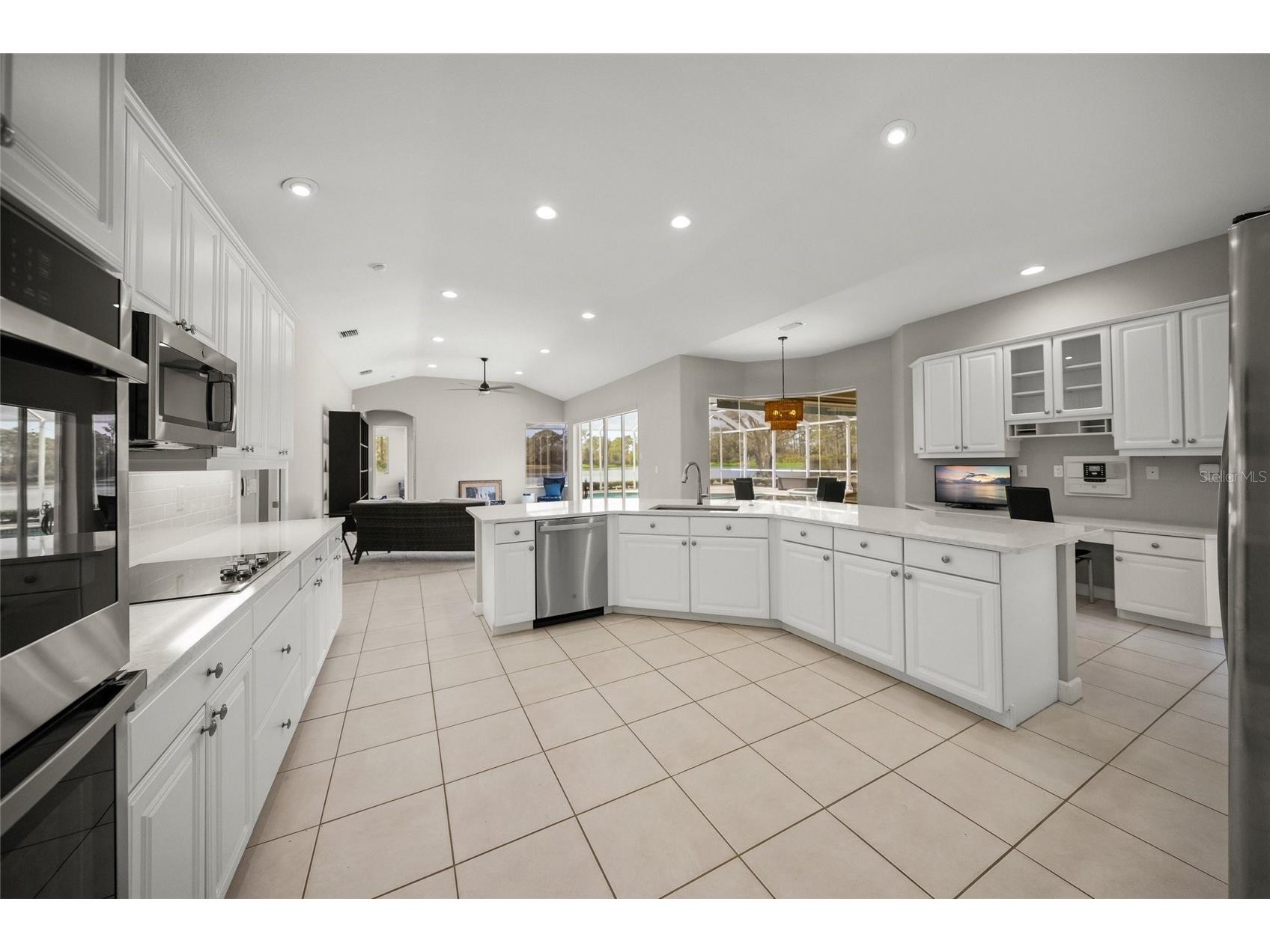 9075 Misty Creek Drive Sarasota FL 34241 A4681366 image16