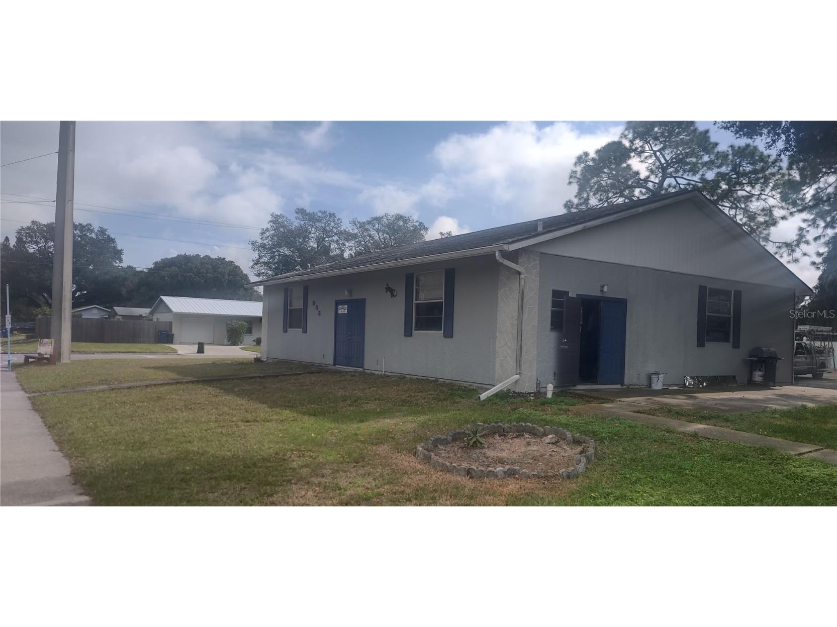 908 39th Street W Bradenton FL 34205 A4556467 image1
