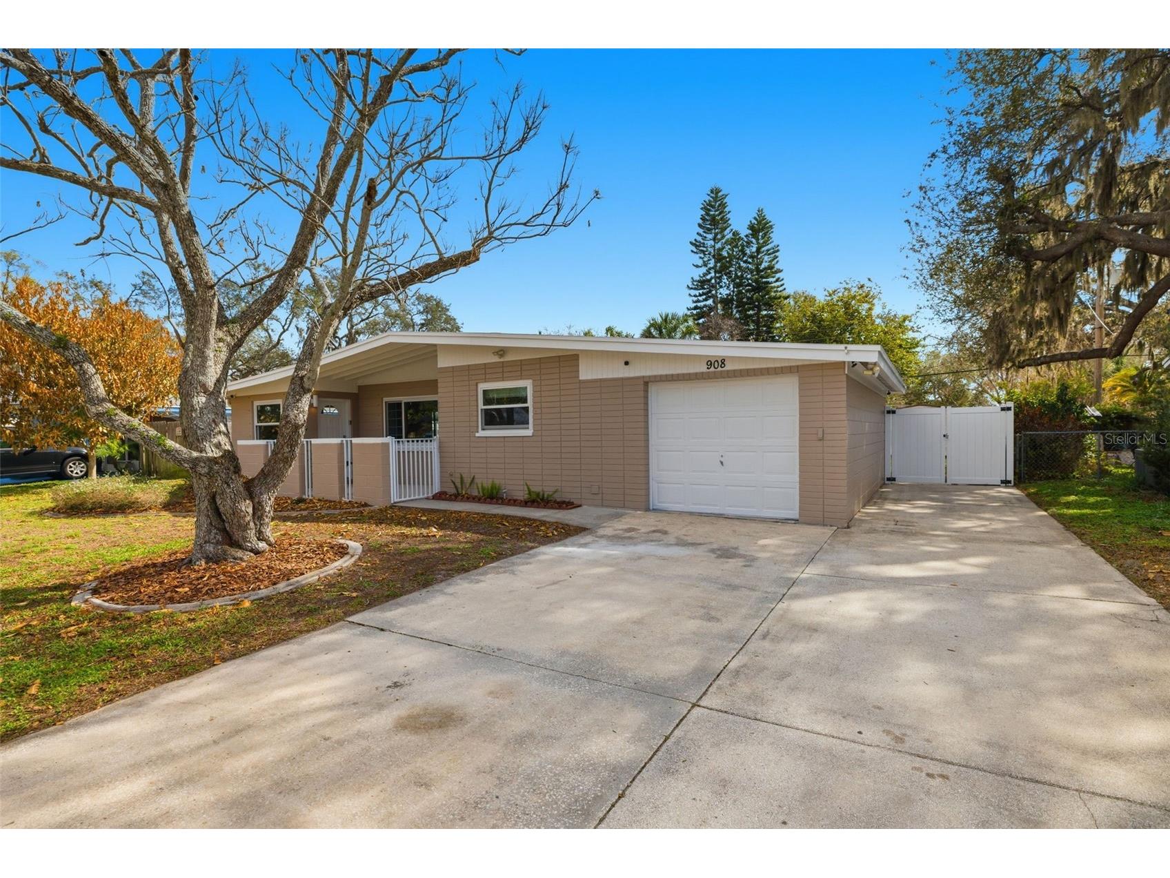 908 Hardy Drive Tampa FL 33613 TB8476832 image1