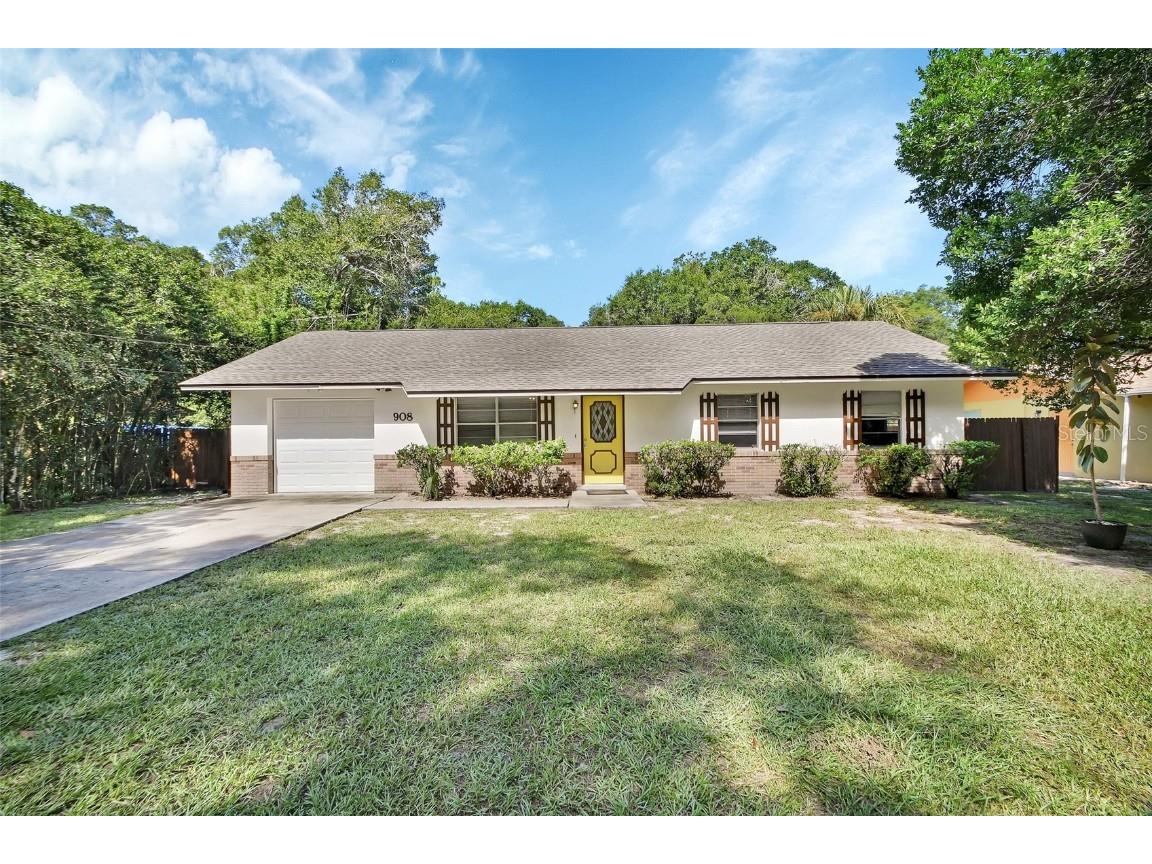 908 Massachusetts Avenue Deland FL 32724 V4944288 image1