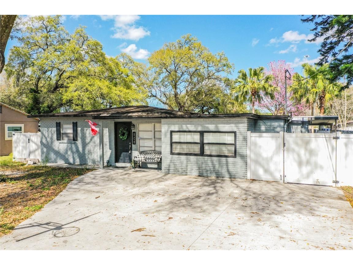 908 Valencia Road Plant City FL 33563 L4935559 image1