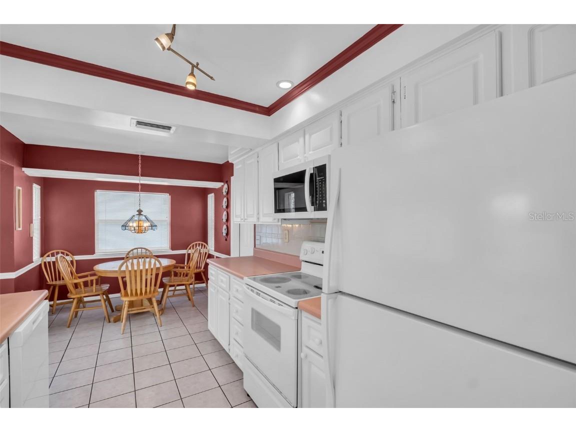 9082 141st Street Seminole FL 33776 TB8364123 image24