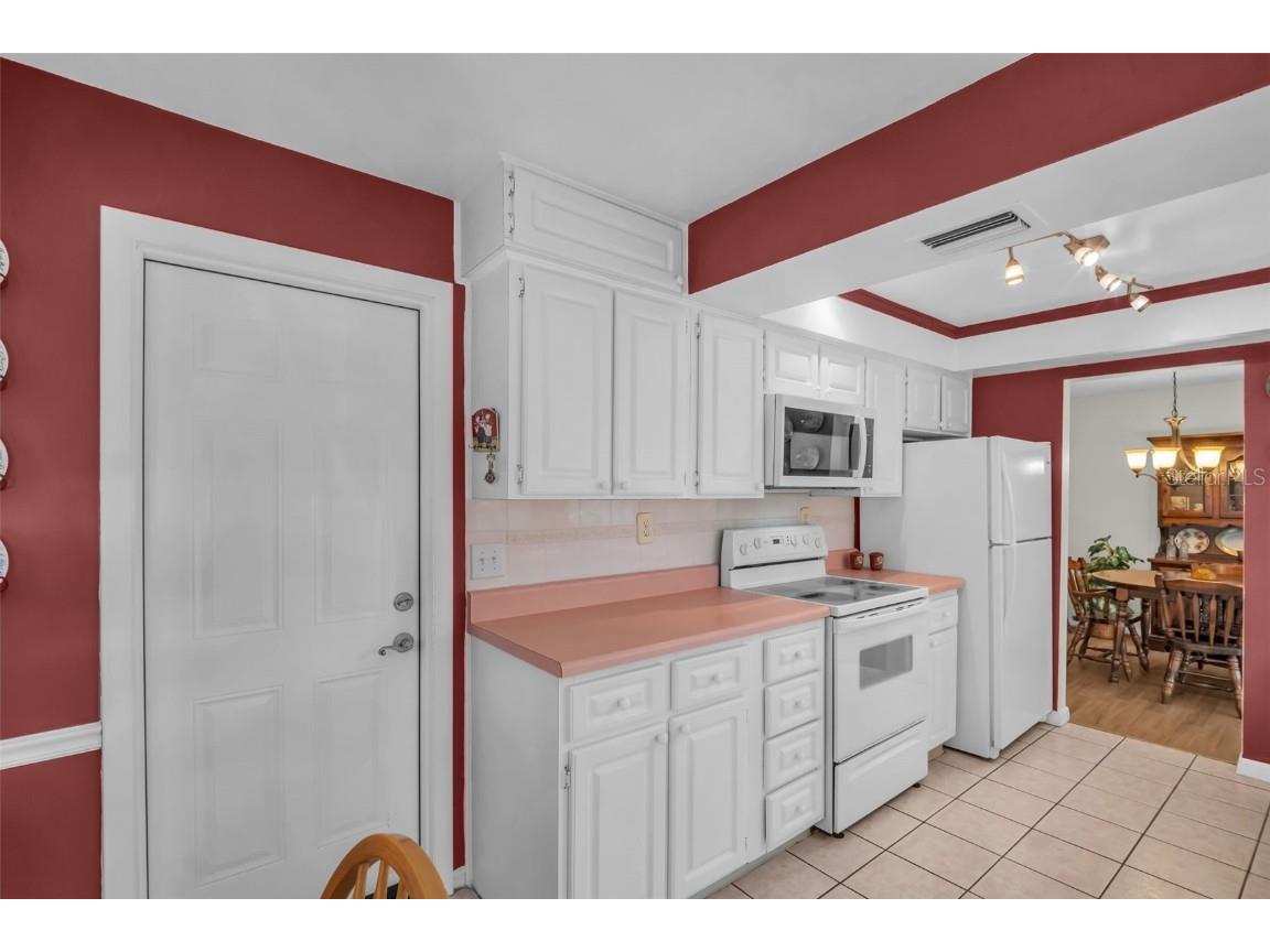 9082 141st Street Seminole FL 33776 TB8364123 image26