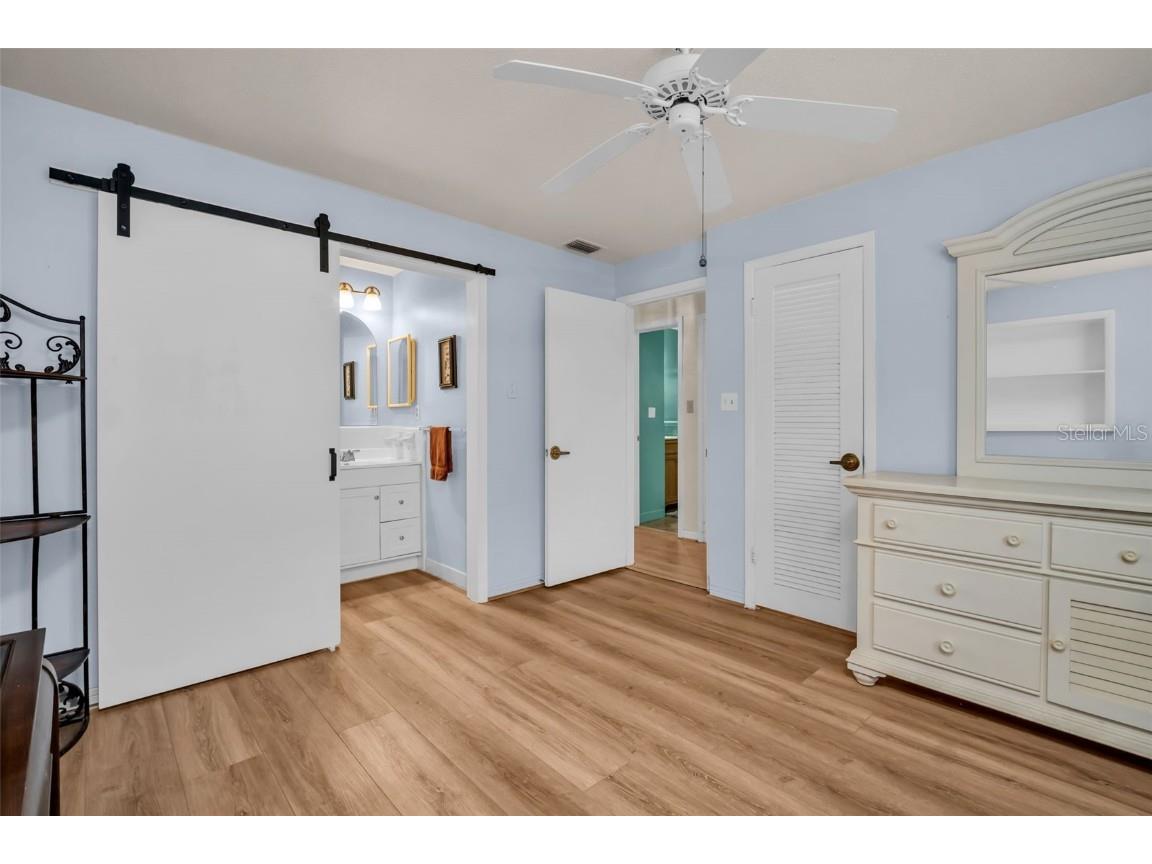 9082 141st Street Seminole FL 33776 TB8364123 image34