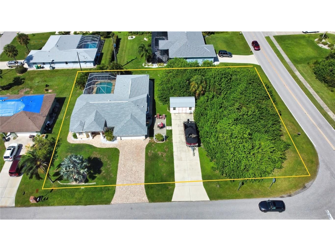 9082 Apple Valley Avenue Englewood FL 34224 A4584370 image1