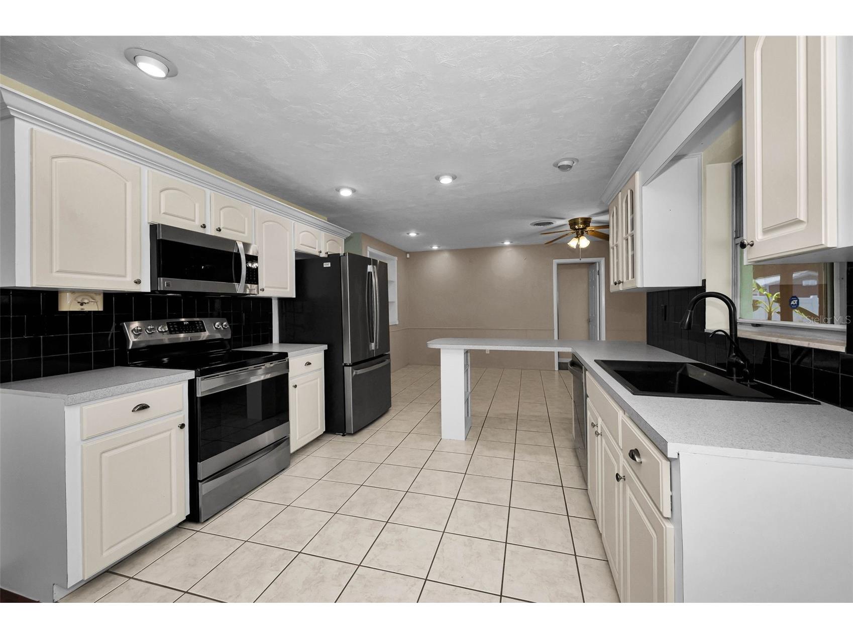 9083 Briarwood Drive Seminole FL 33772 TB8509777 image4