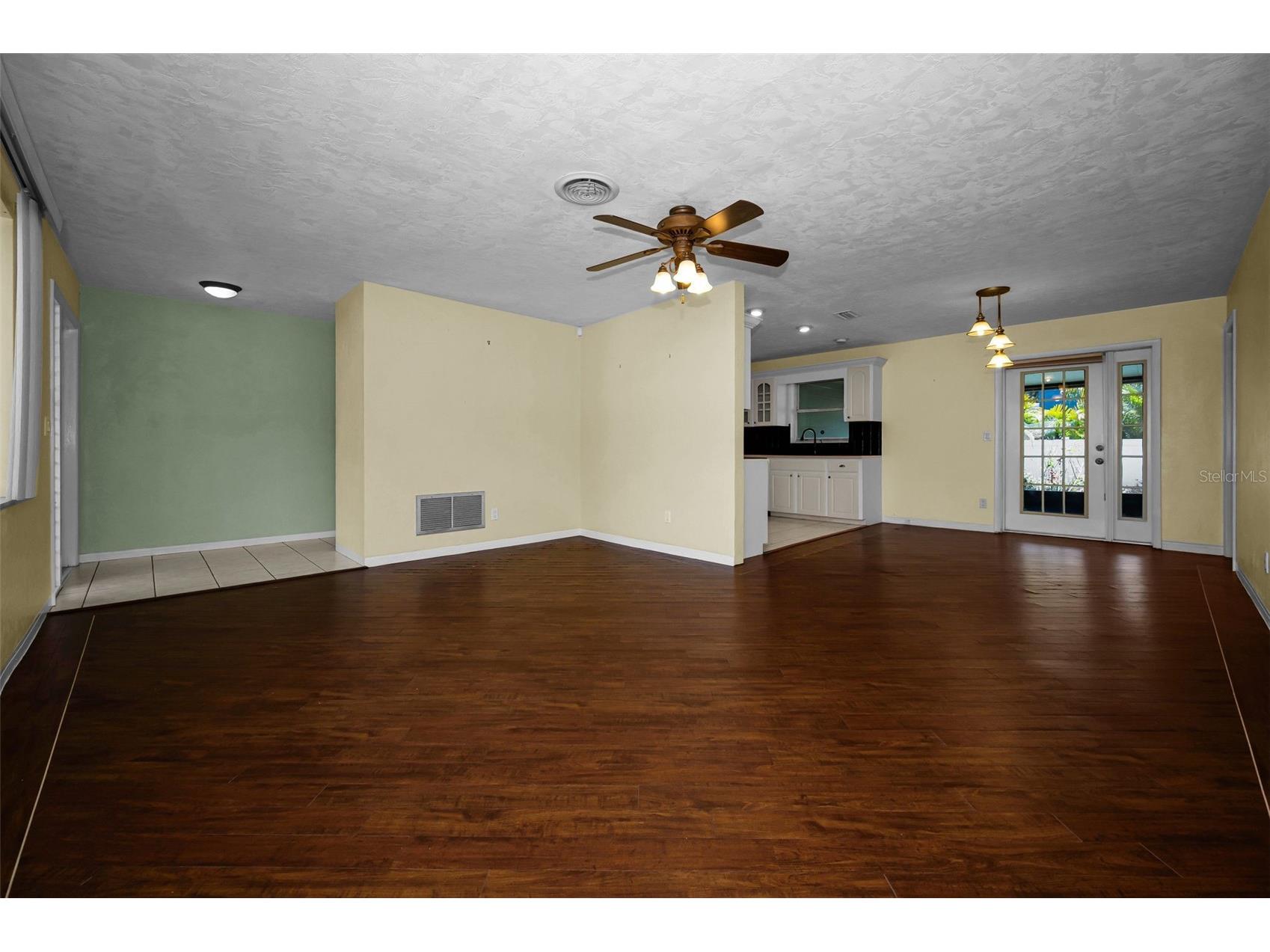 9083 Briarwood Drive Seminole FL 33772 TB8509777 image8