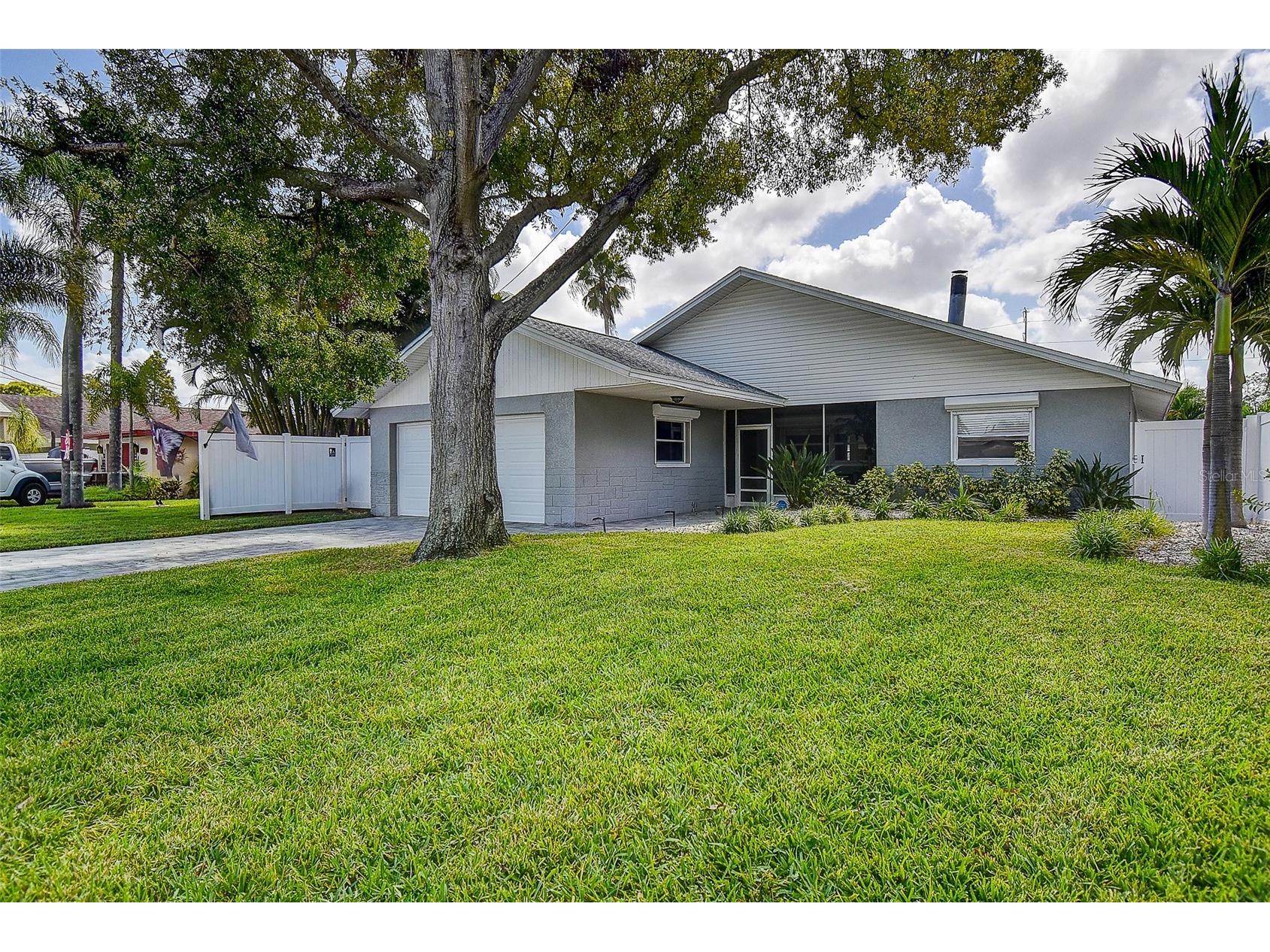 9084 76th Avenue Seminole FL 33777 TB8435295 image1