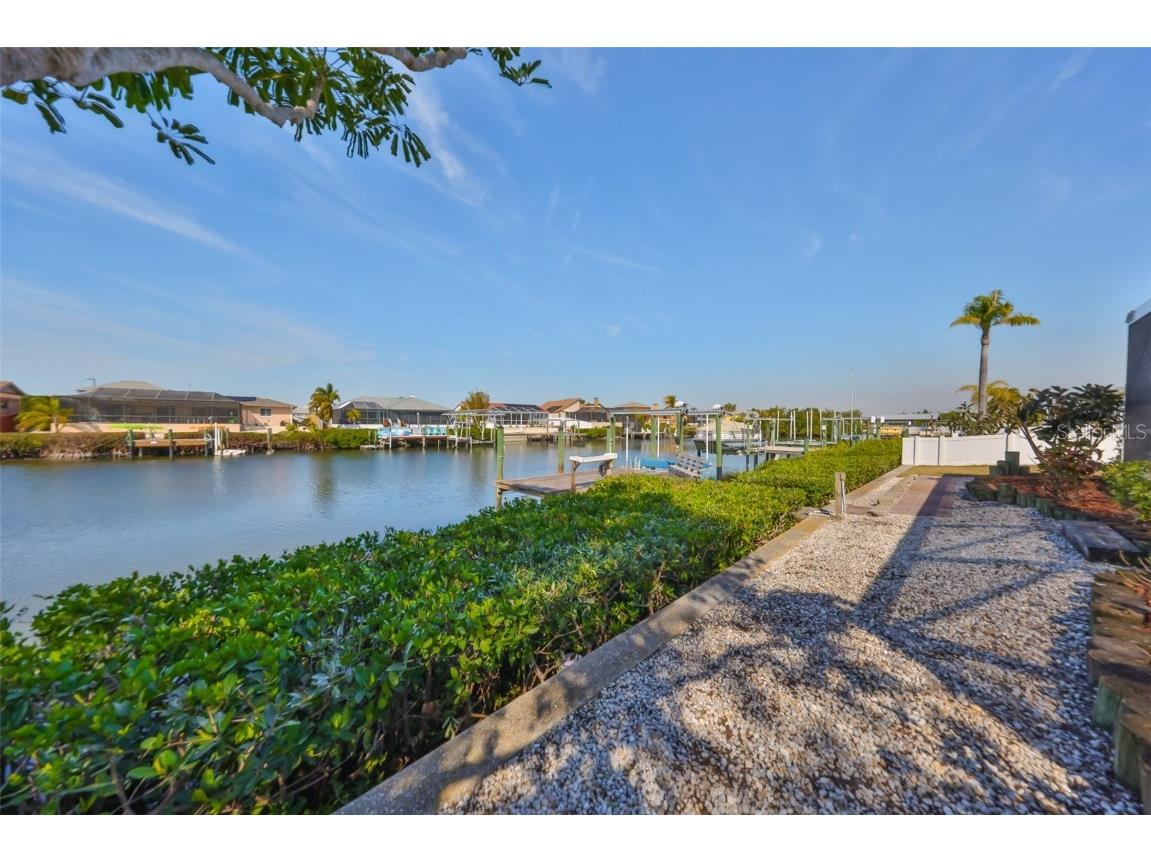 909 Birdie Way Apollo Beach FL 33572 TB8452569 image34