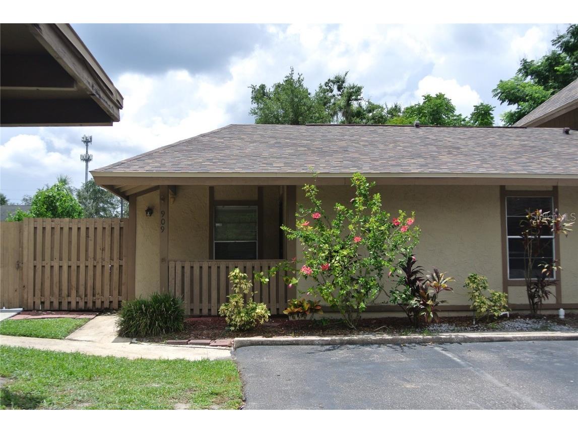 909 Buck Court Brandon FL 33511 TB8417172 image1