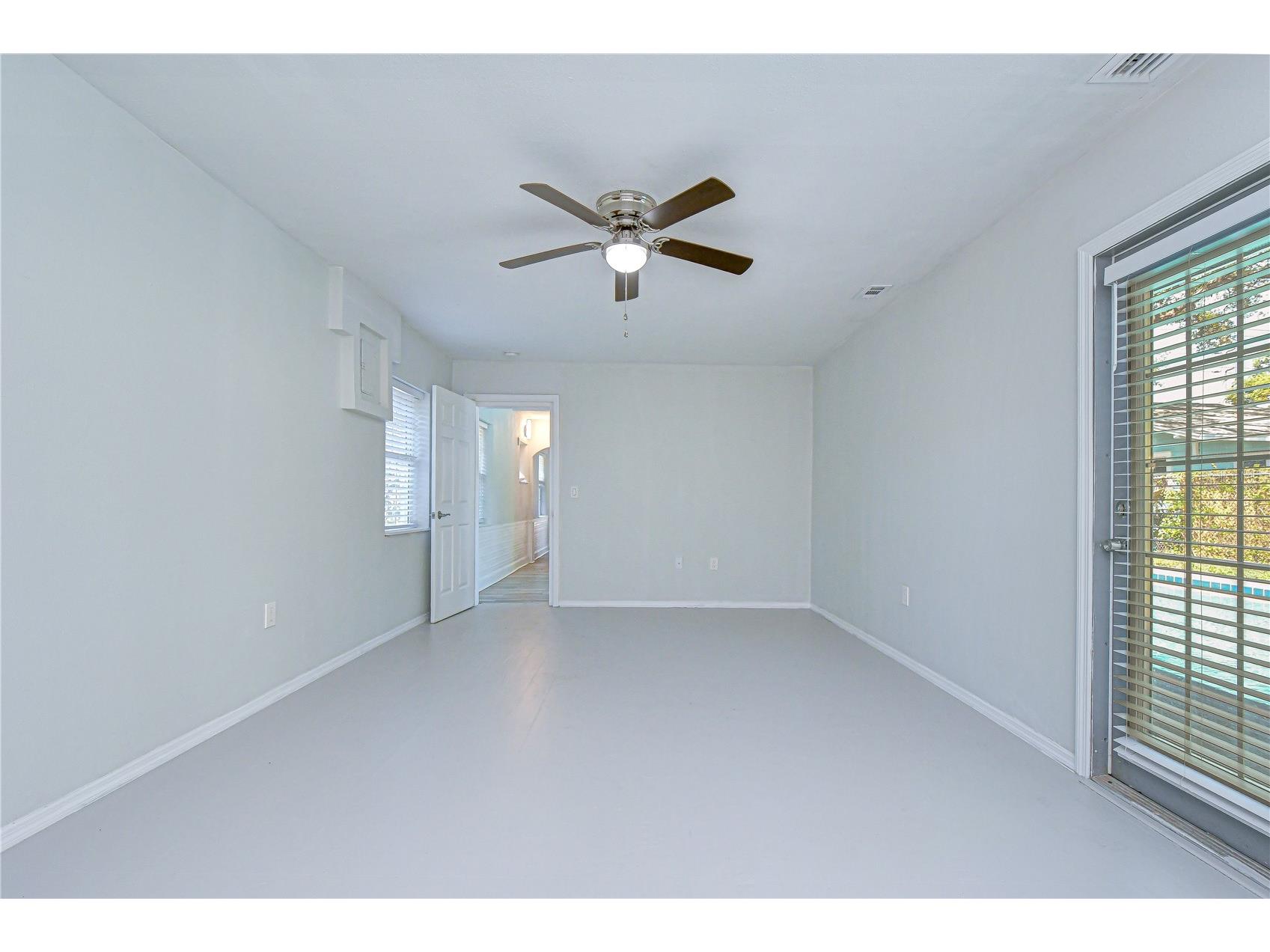 909 Hart Street Clearwater FL 33755 TB8497842 image60