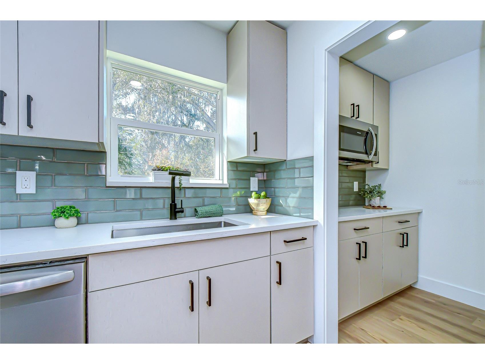 909 Lake Charles Circle Lutz FL 33548 TB8461269 image13