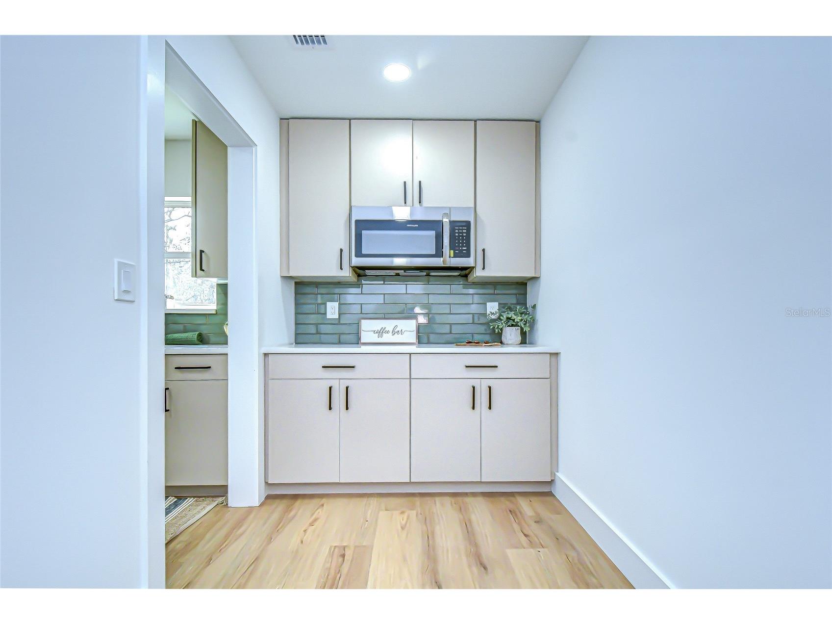 909 Lake Charles Circle Lutz FL 33548 TB8461269 image15