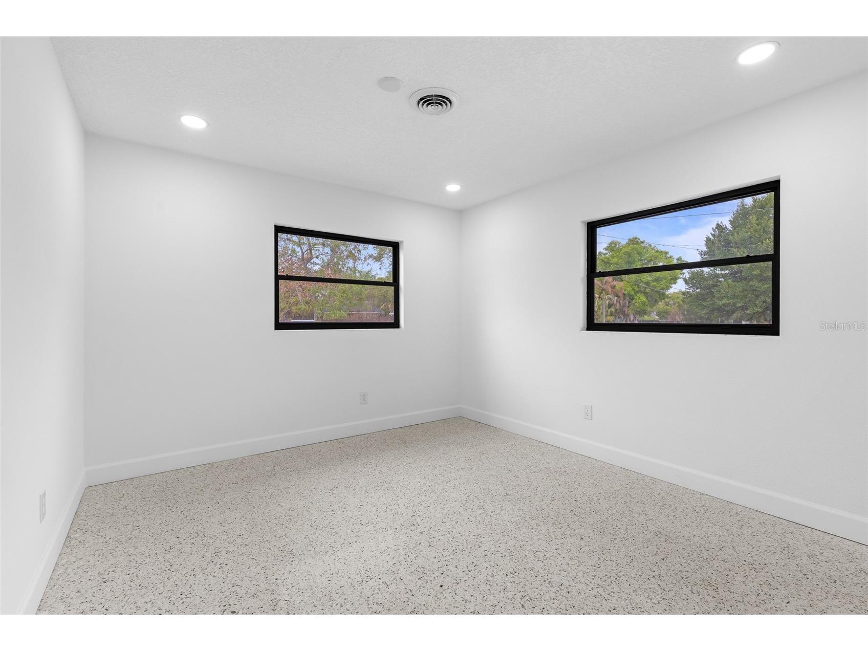 909 Marabon Avenue Orlando FL 32806 O6392979 image24