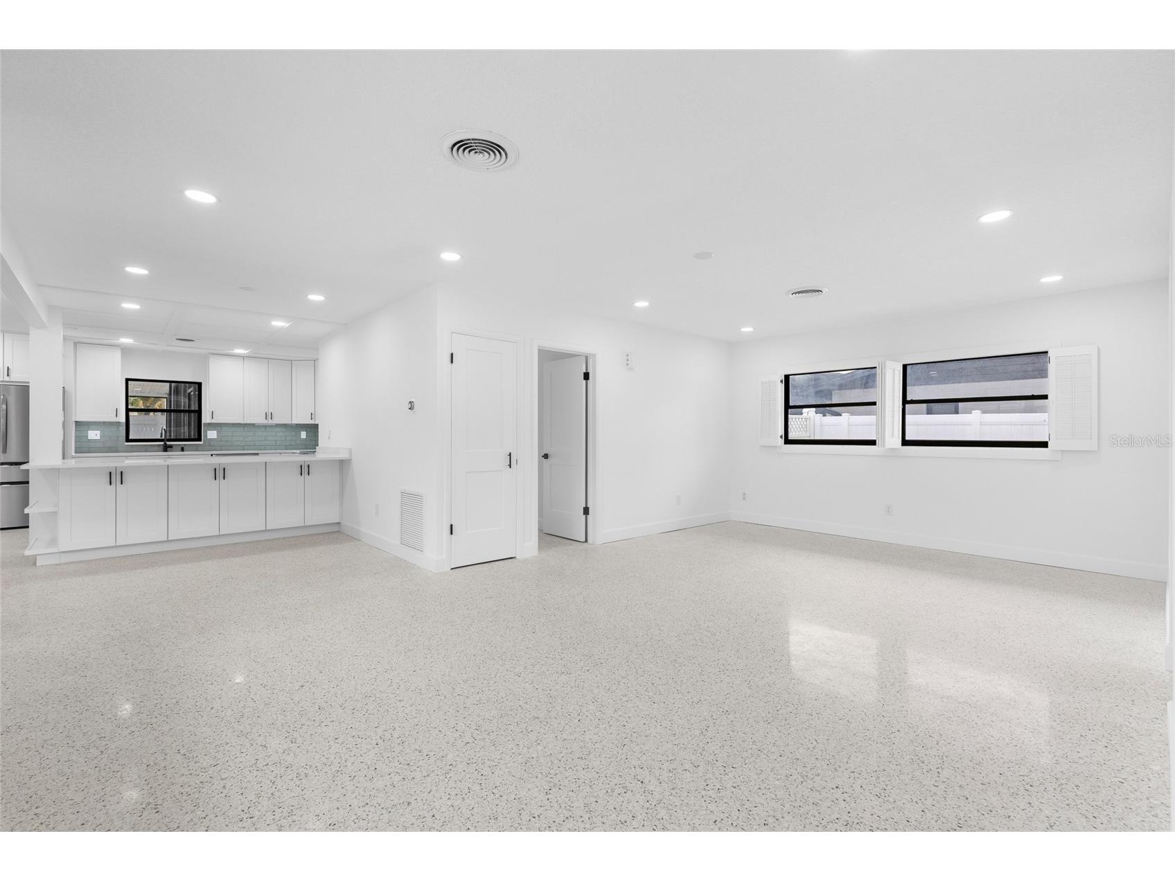 909 Marabon Avenue Orlando FL 32806 O6392979 image9