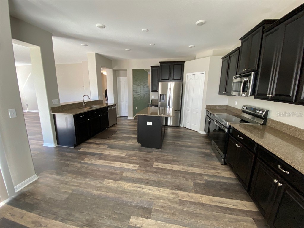 909 Meadow Glade Drive Ruskin FL 33570 TB8448356 image9