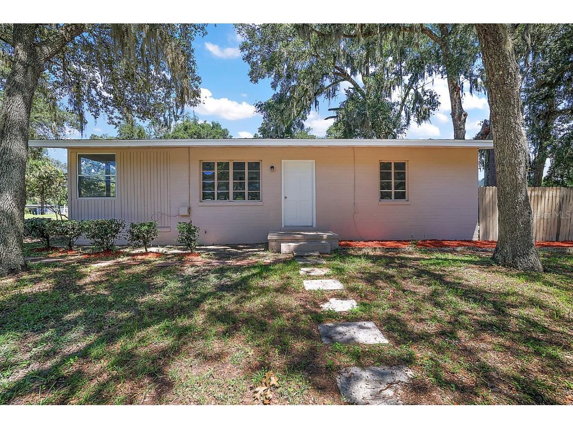 909 NE 10th Street Ocala FL 34470 W7848024 image1