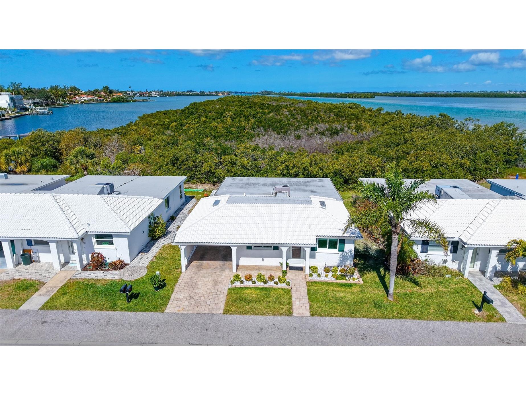 909 Spanish Drive N Longboat Key FL 34228 A4684728 image1