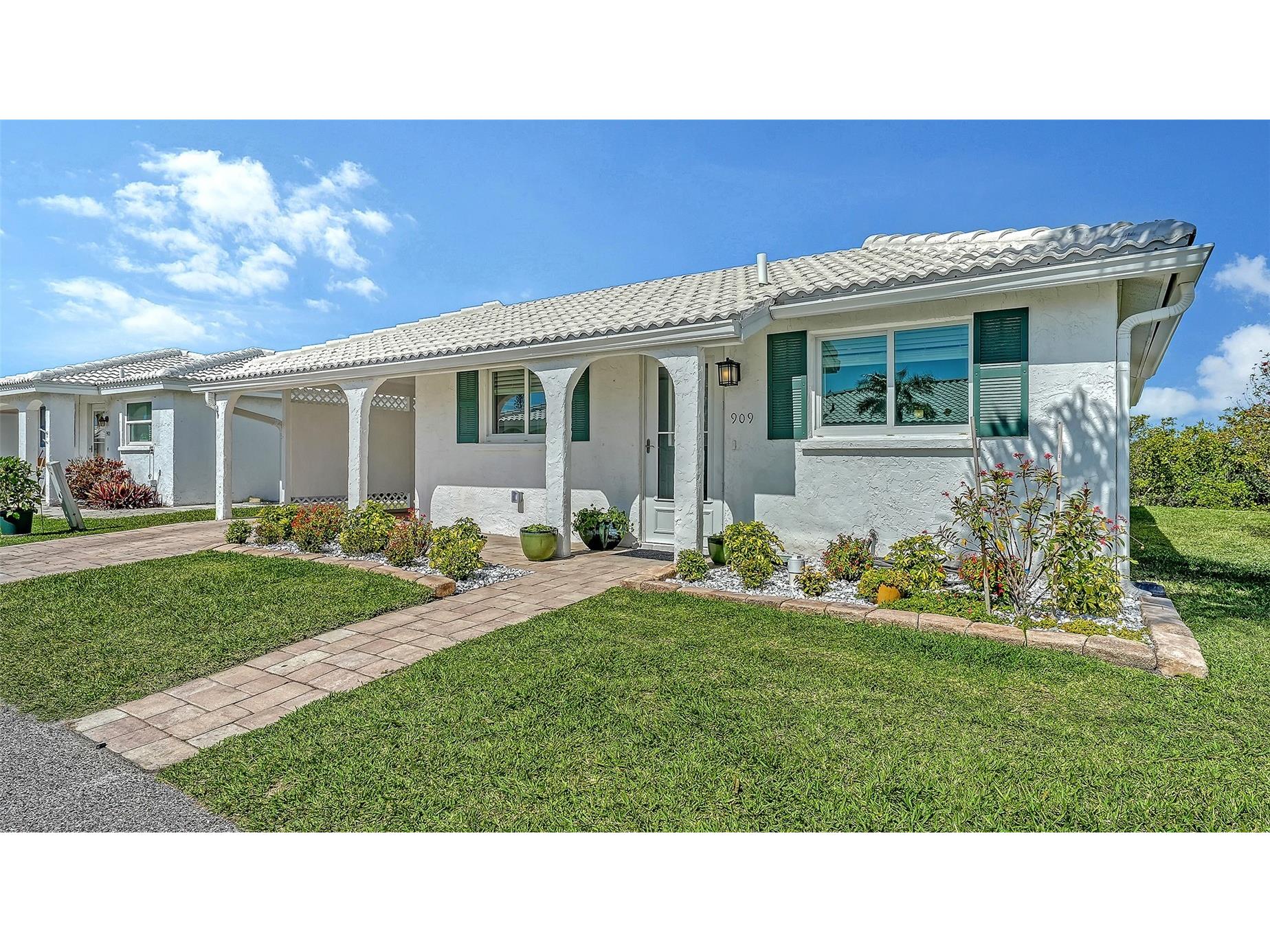 909 Spanish Drive N Longboat Key FL 34228 A4684728 image2