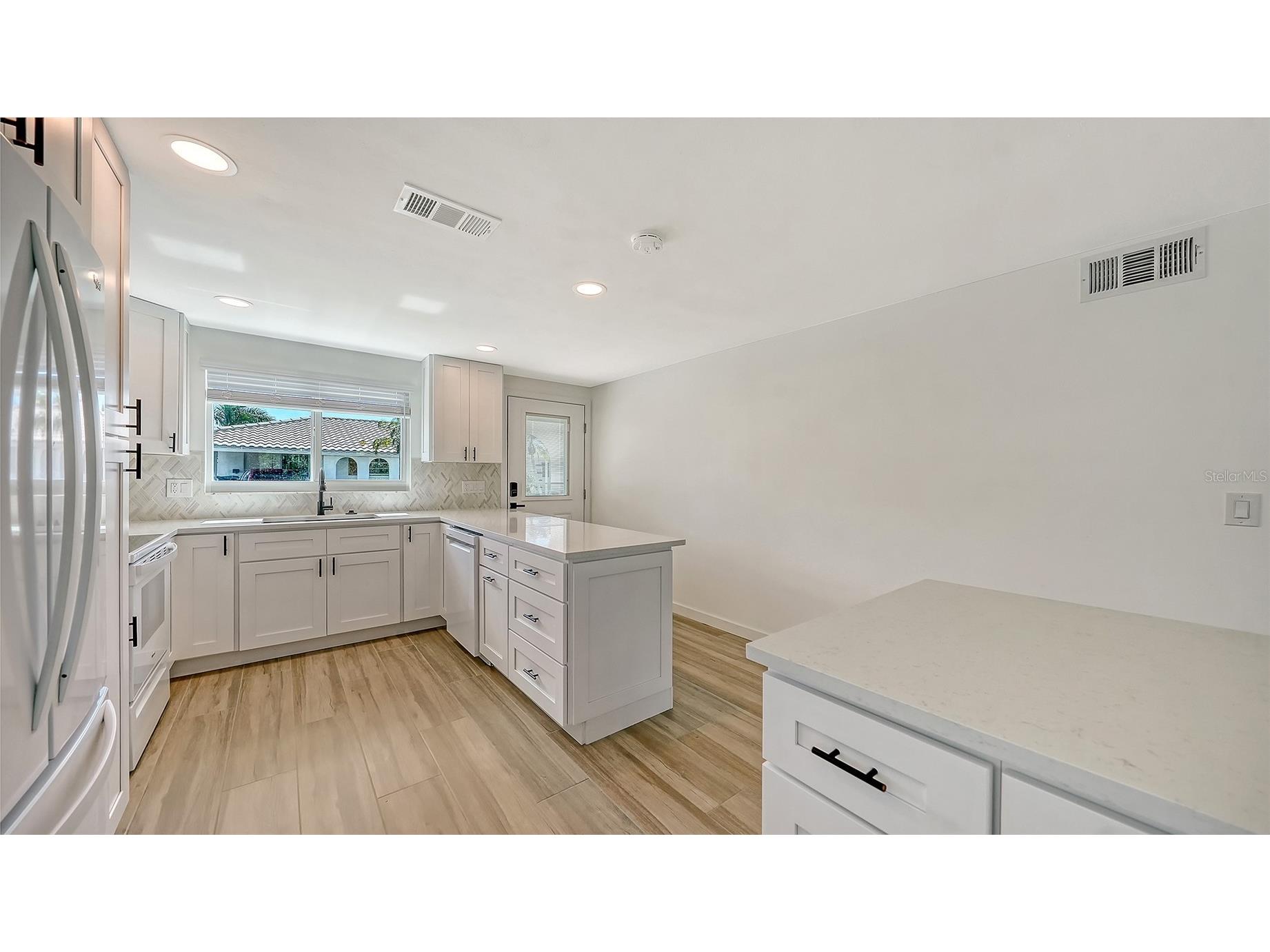 909 Spanish Drive N Longboat Key FL 34228 A4694346 image26