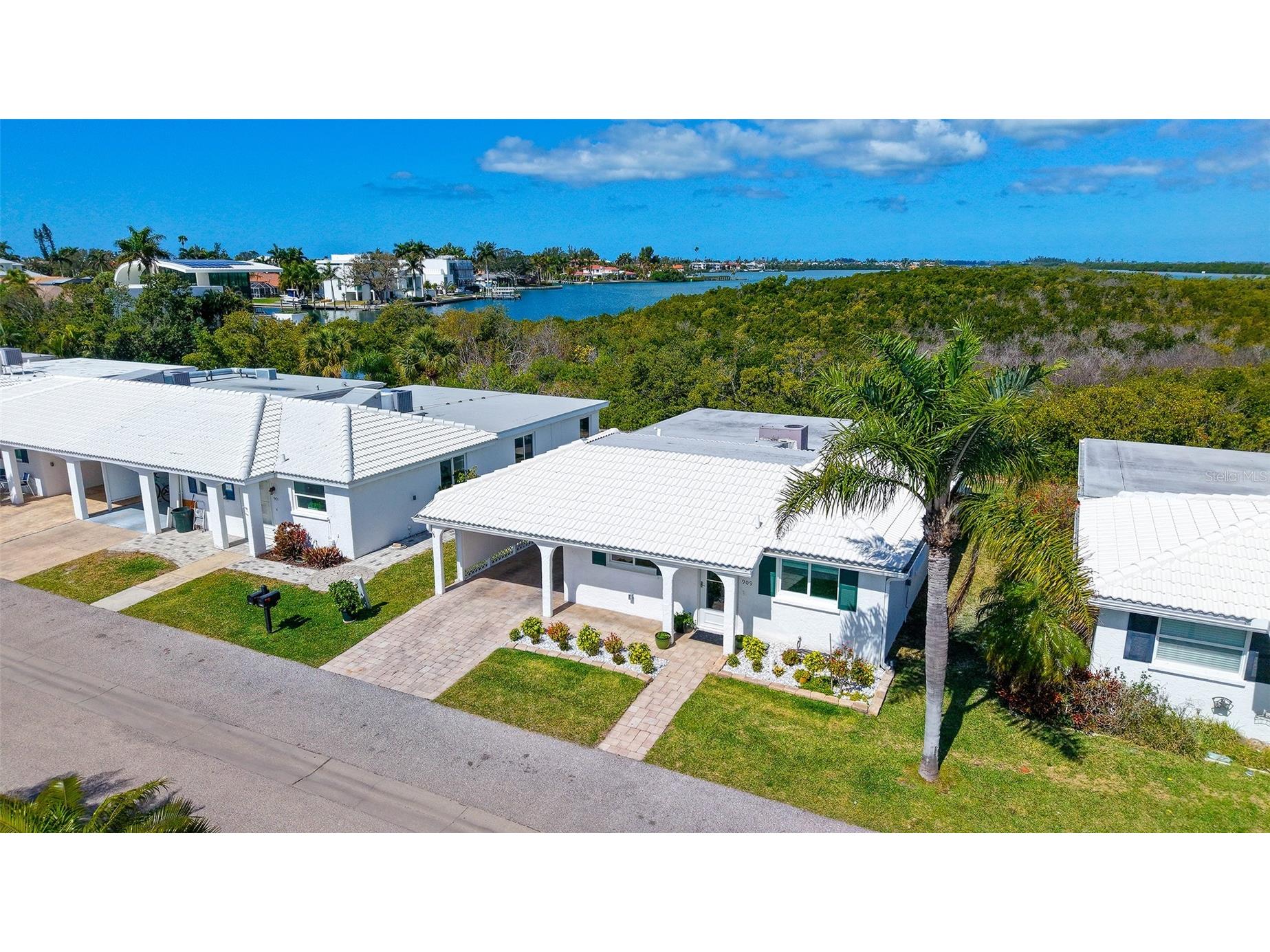 909 Spanish Drive N Longboat Key FL 34228 A4694346 image3