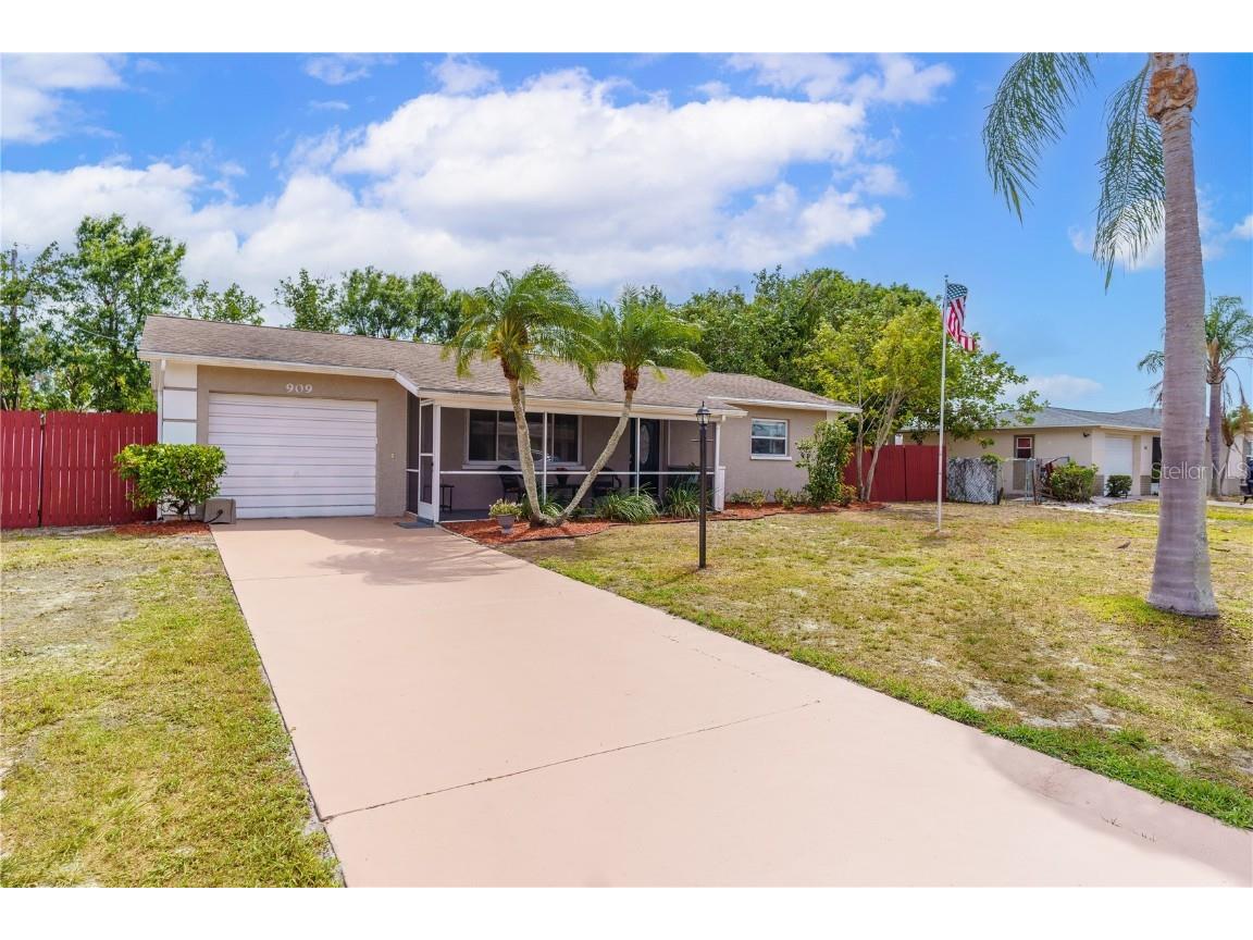909 Temple Avenue Bradenton FL 34207 A4566943 image1