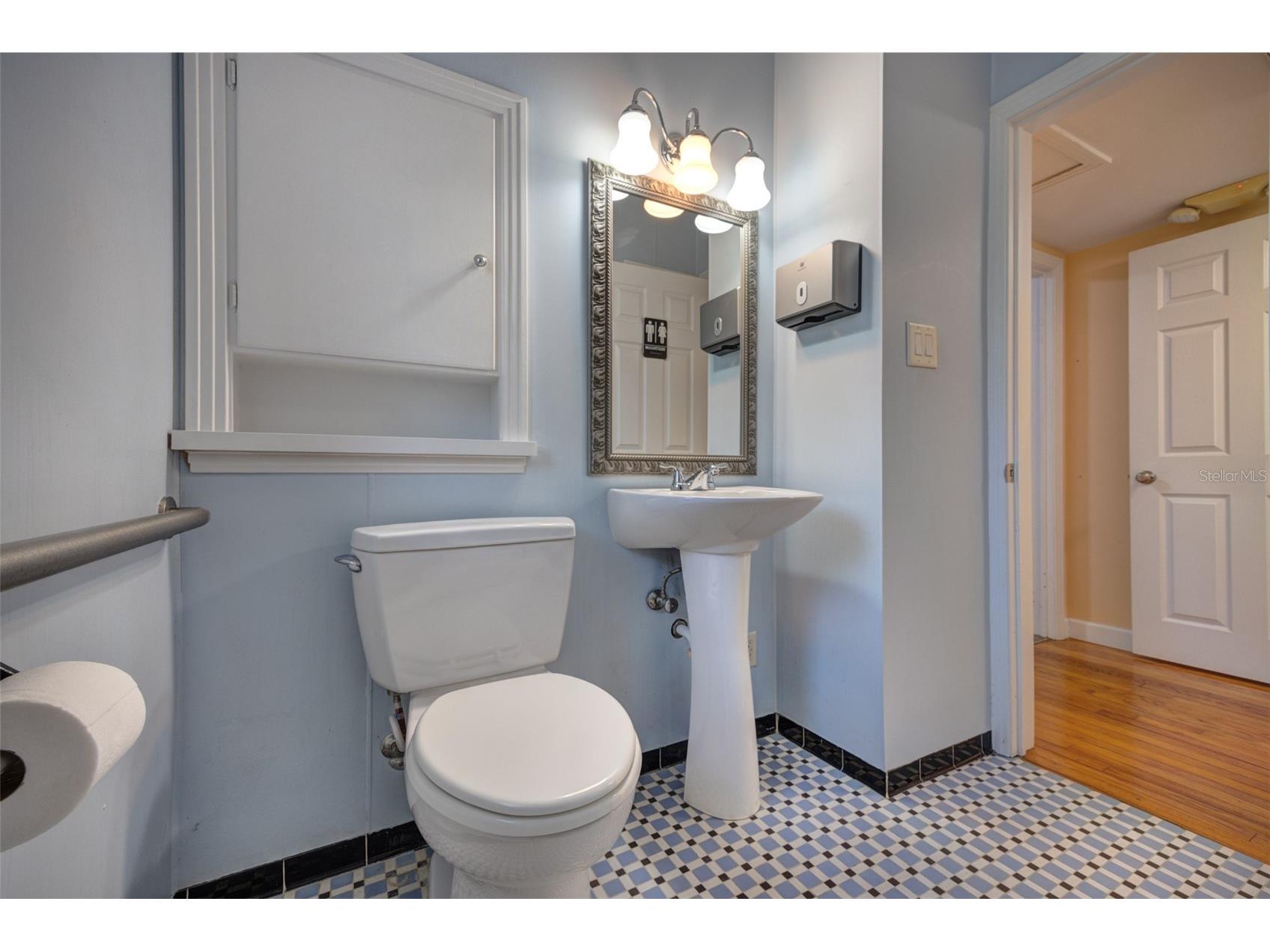 909 W New York Avenue Deland FL 32720 V4946194 image15