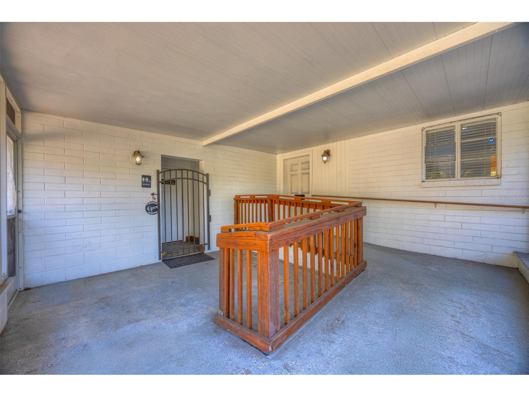 909 W New York Avenue Deland FL 32720 V4946194 image31