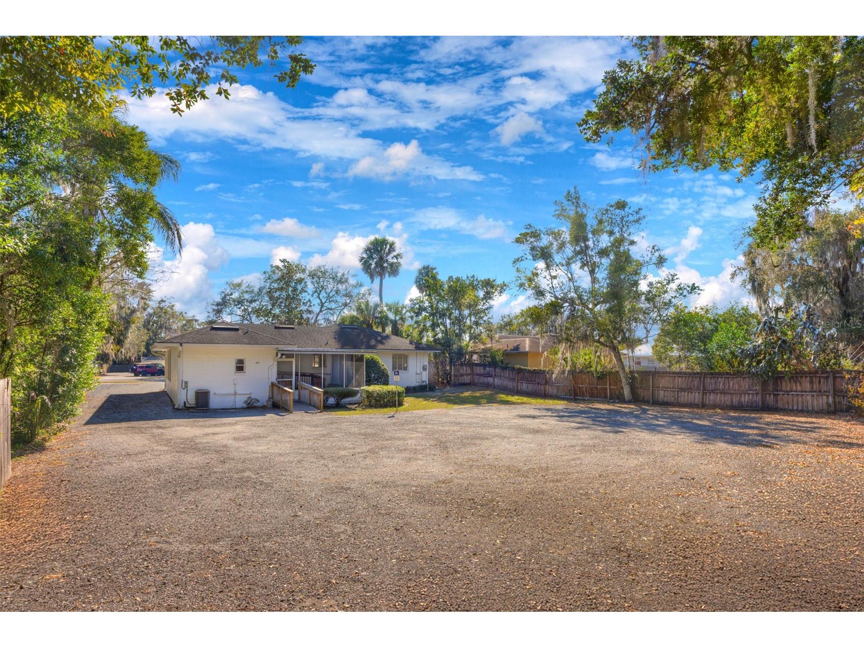 909 W New York Avenue Deland FL 32720 V4946194 image33