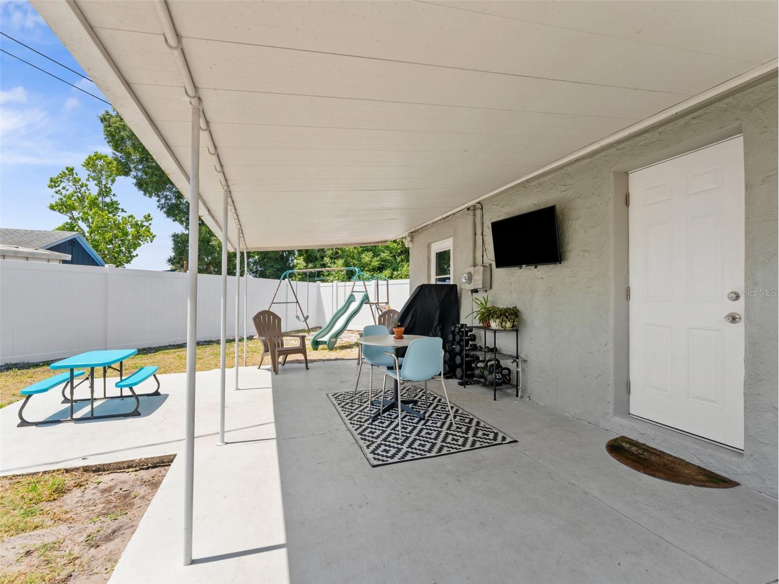 9091 83rd Way Seminole FL 33777 TB8499657 image24