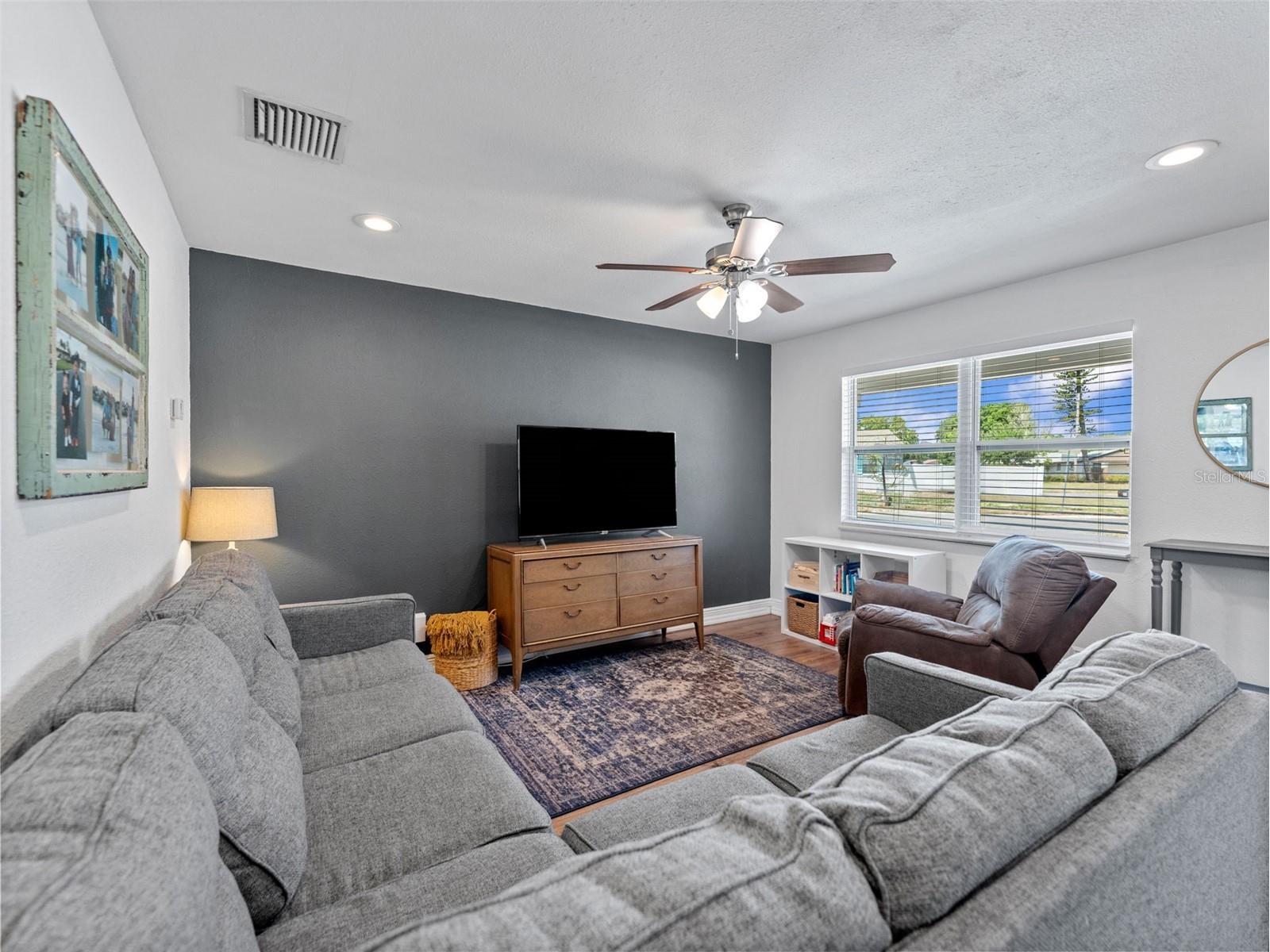 9091 83rd Way Seminole FL 33777 TB8499657 image6