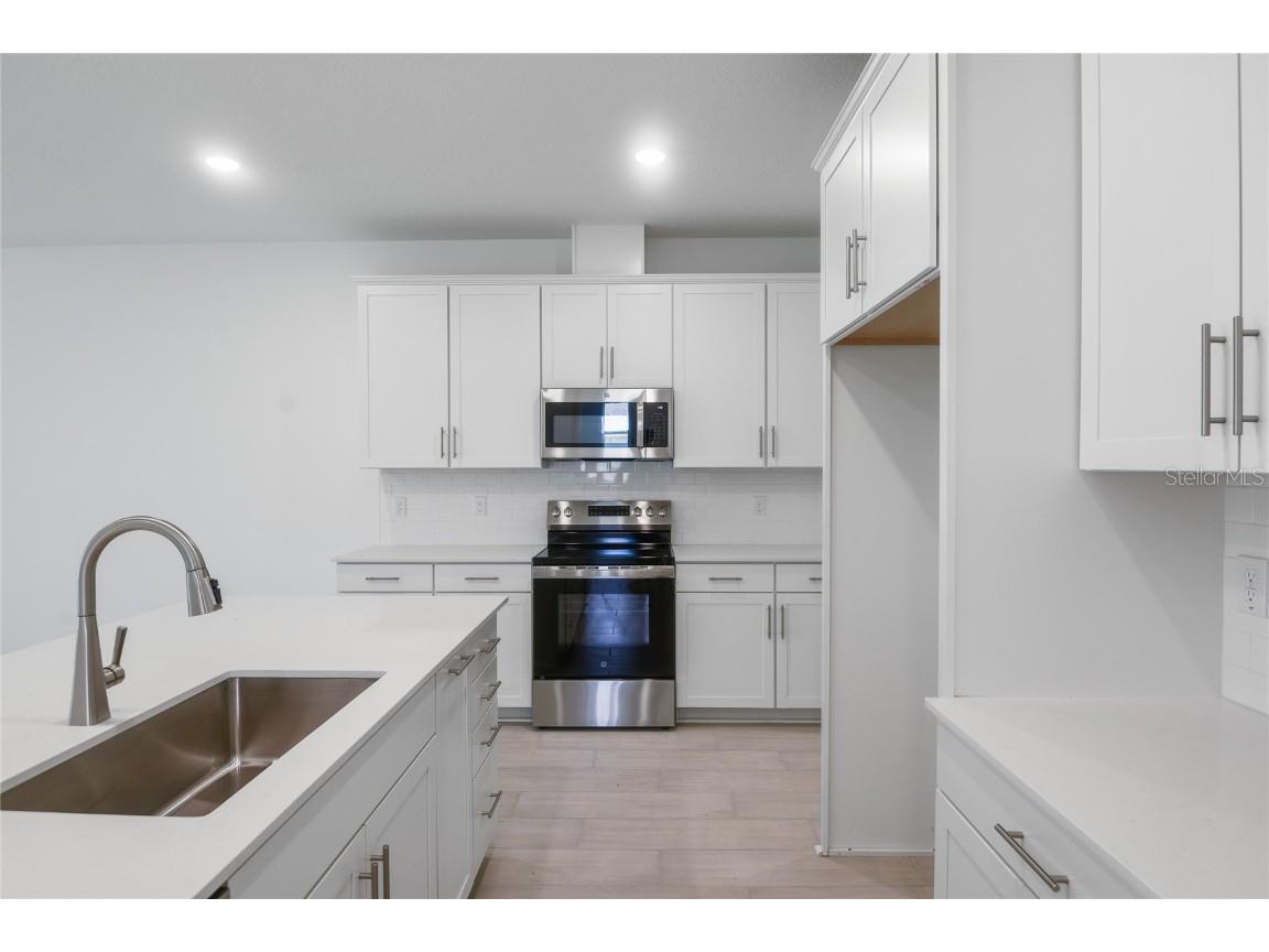 9093 Players Drive Weeki Wachee FL 34613 S5118973 image6