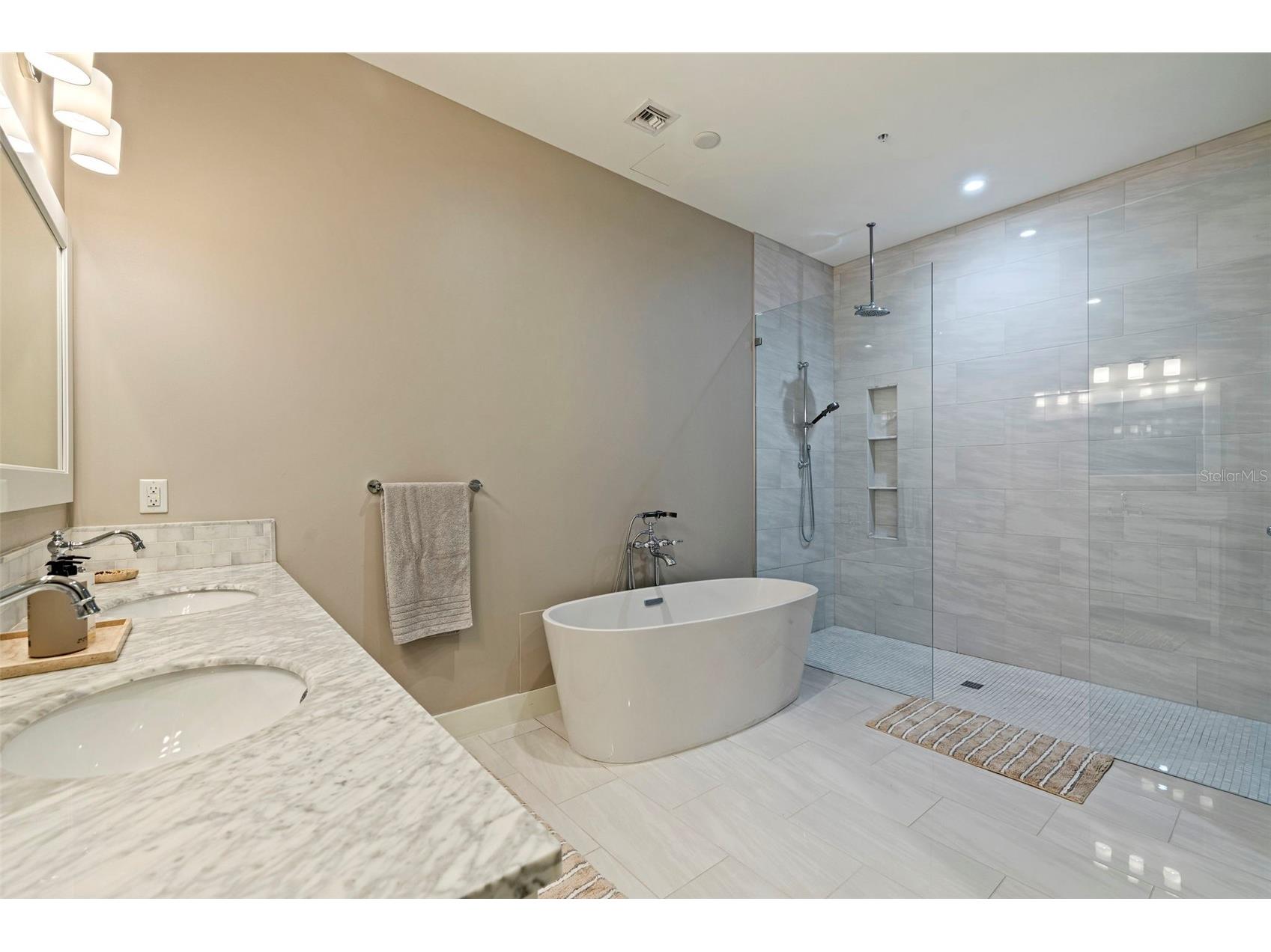 91 Davis Boulevard #201 Tampa FL 33606 TB8485996 image19
