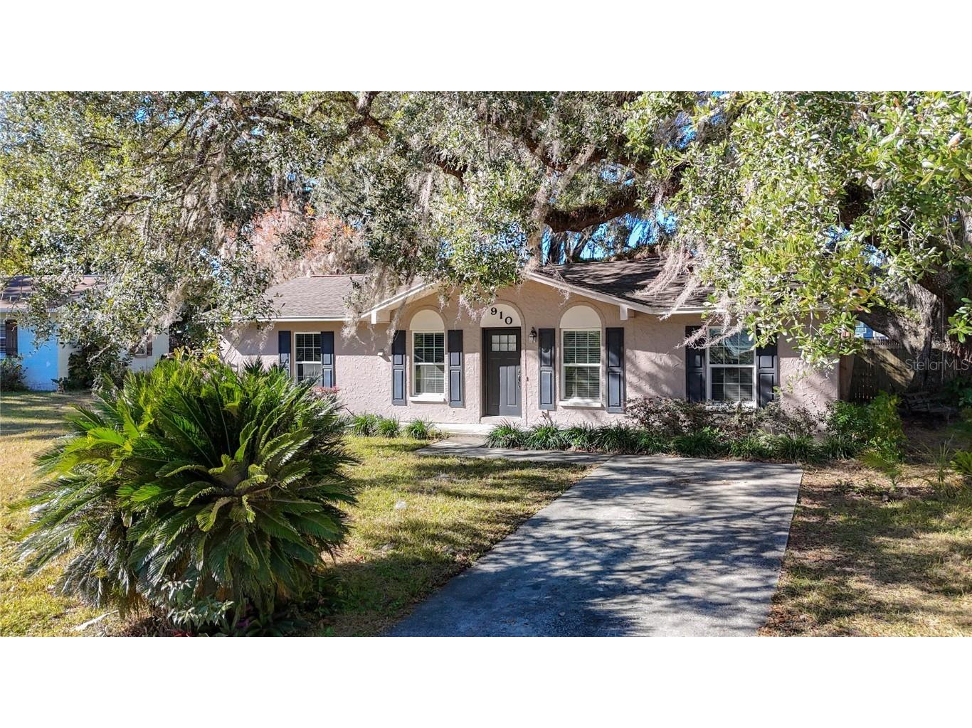 910 Cedar Drive Brooksville FL 34601 W7870715 image1