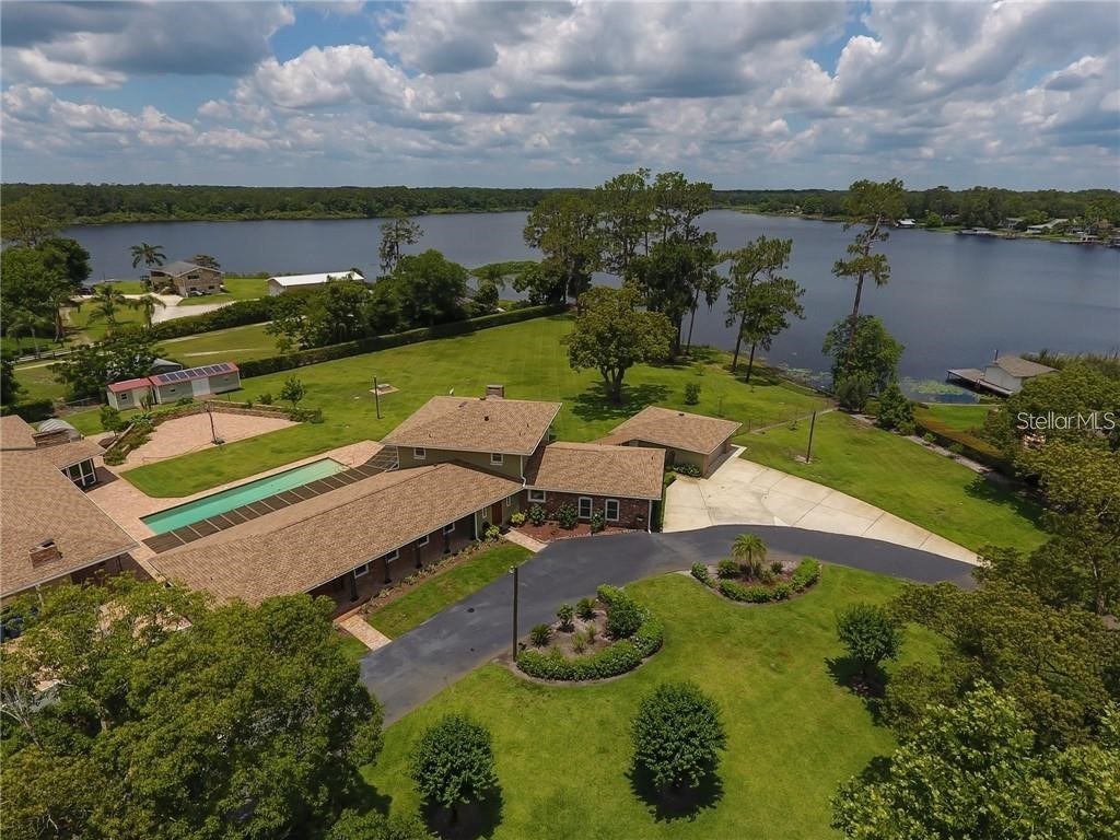 910 N Kepler Road Deland FL 32724 - LAKE TALMADGE V4942014 image1