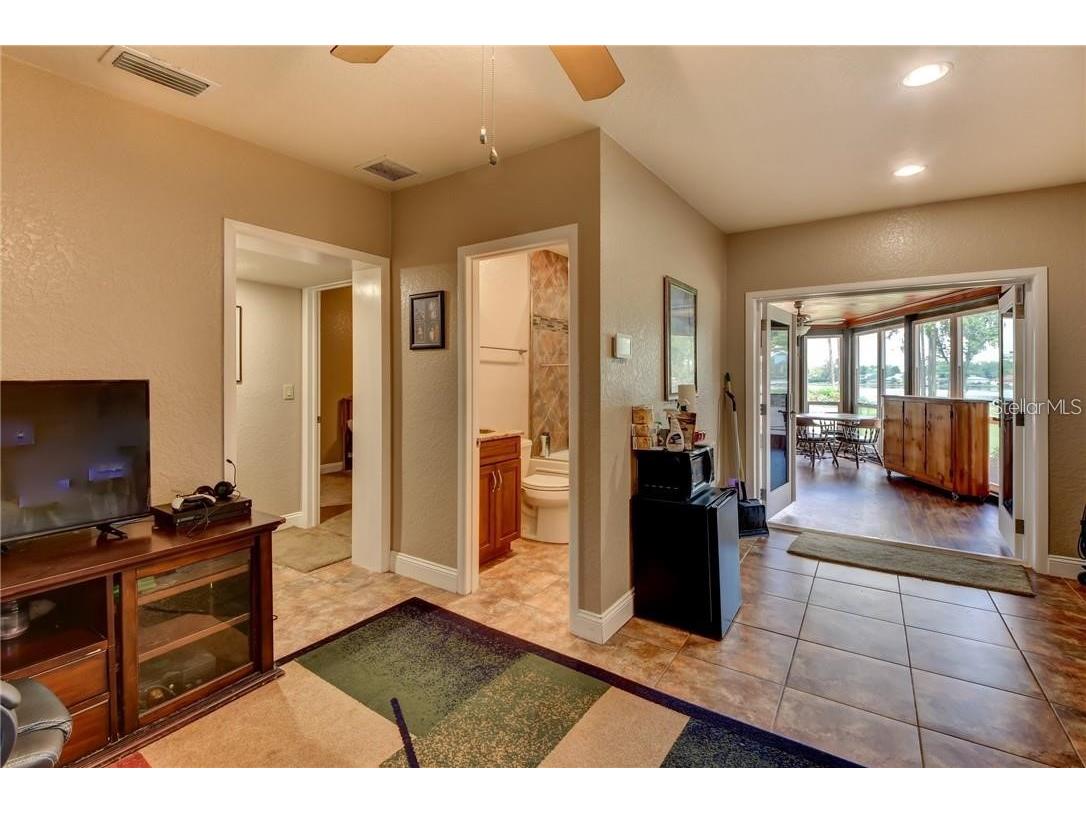 910 N Kepler Road Deland FL 32724 - LAKE TALMADGE V4942014 image37