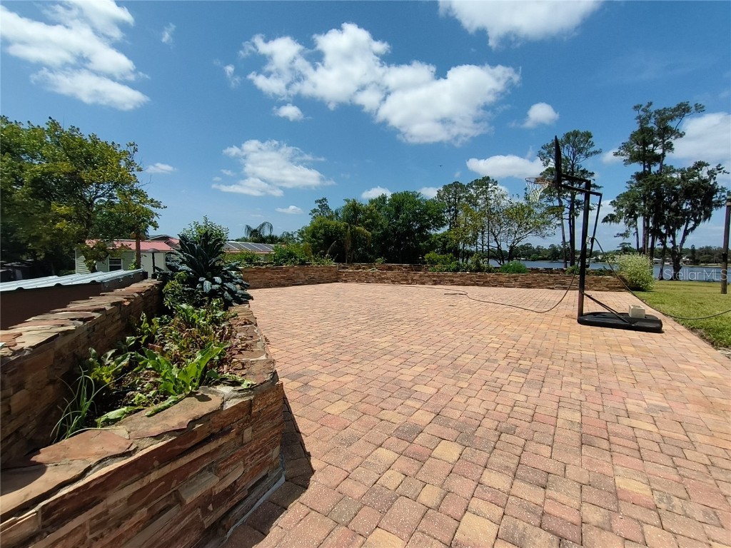910 N Kepler Road Deland FL 32724 - LAKE TALMADGE V4942014 image42