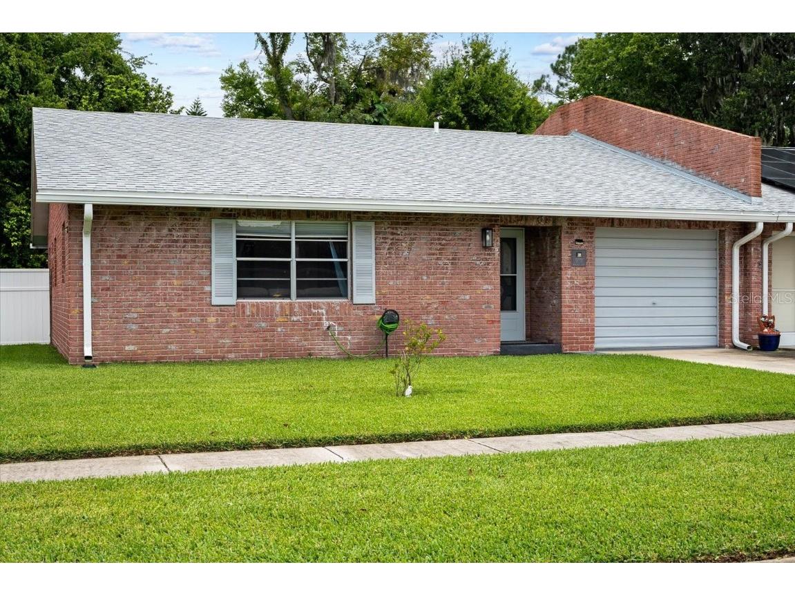 910 New Castle Court Daytona Beach FL 32117 V4937807 image1