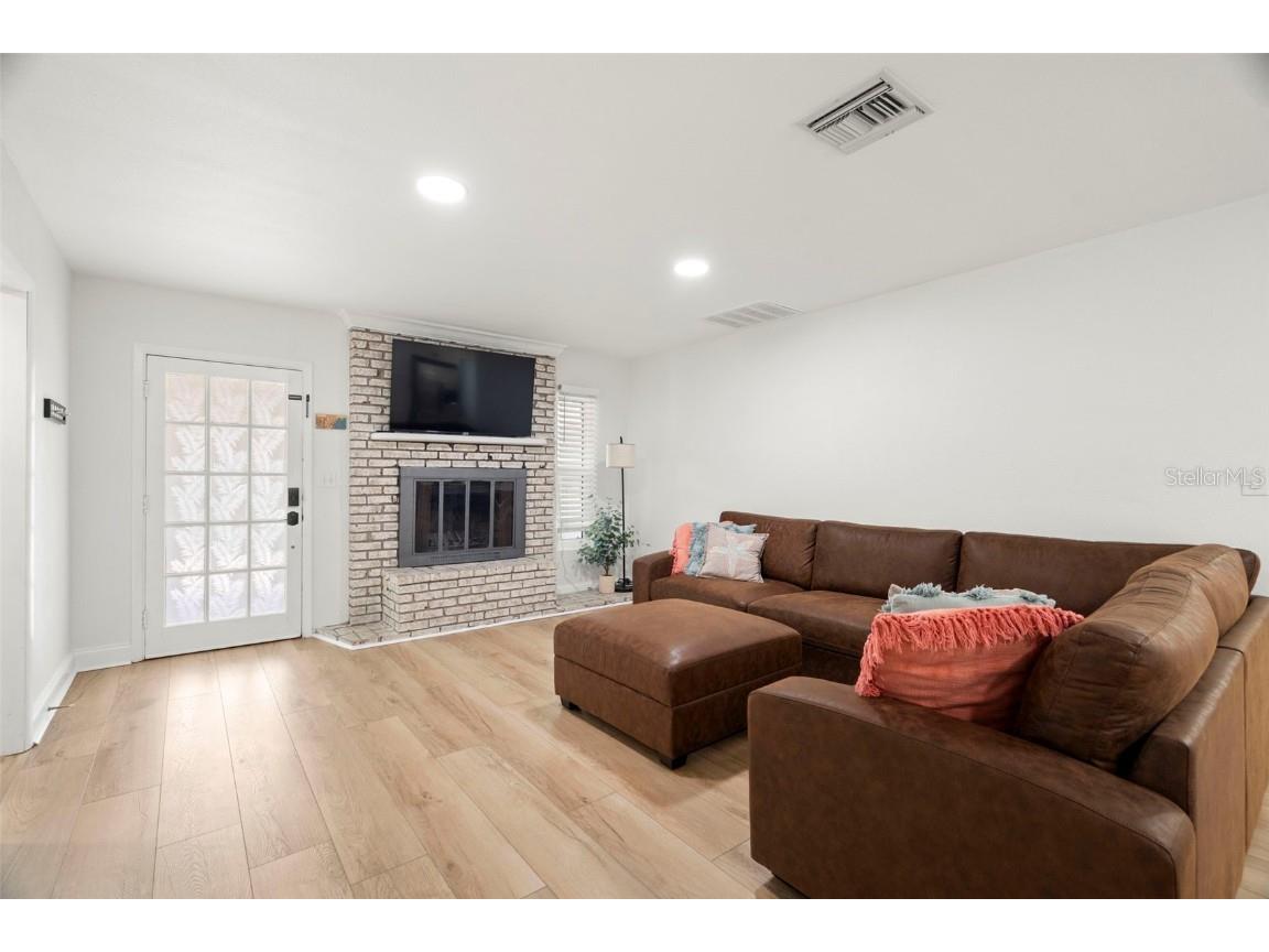 910 Palmetto Drive Safety Harbor FL 34695 TB8427890 image6