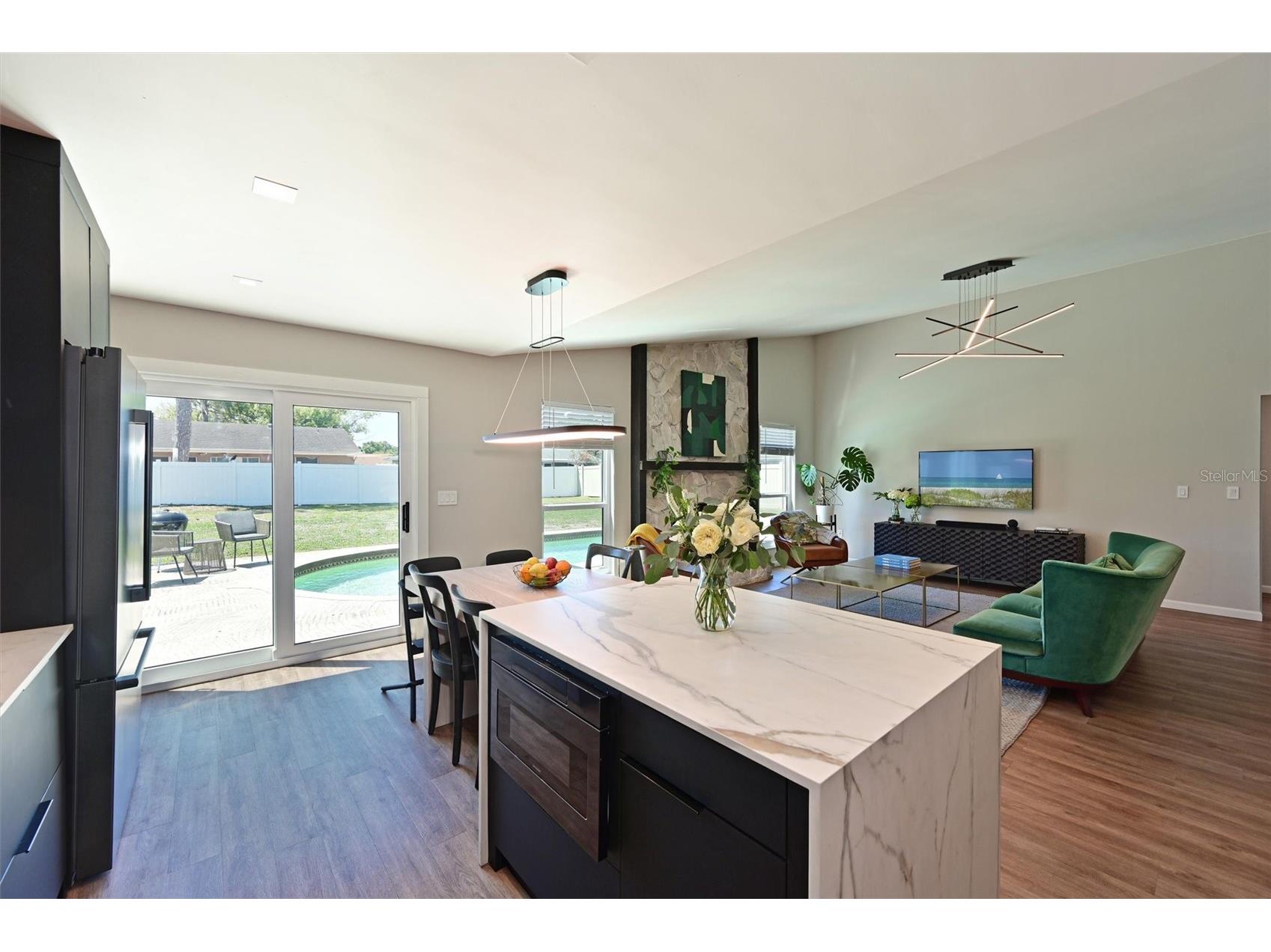 910 Plum Tree Lane Sarasota FL 34243 A4690735 image10