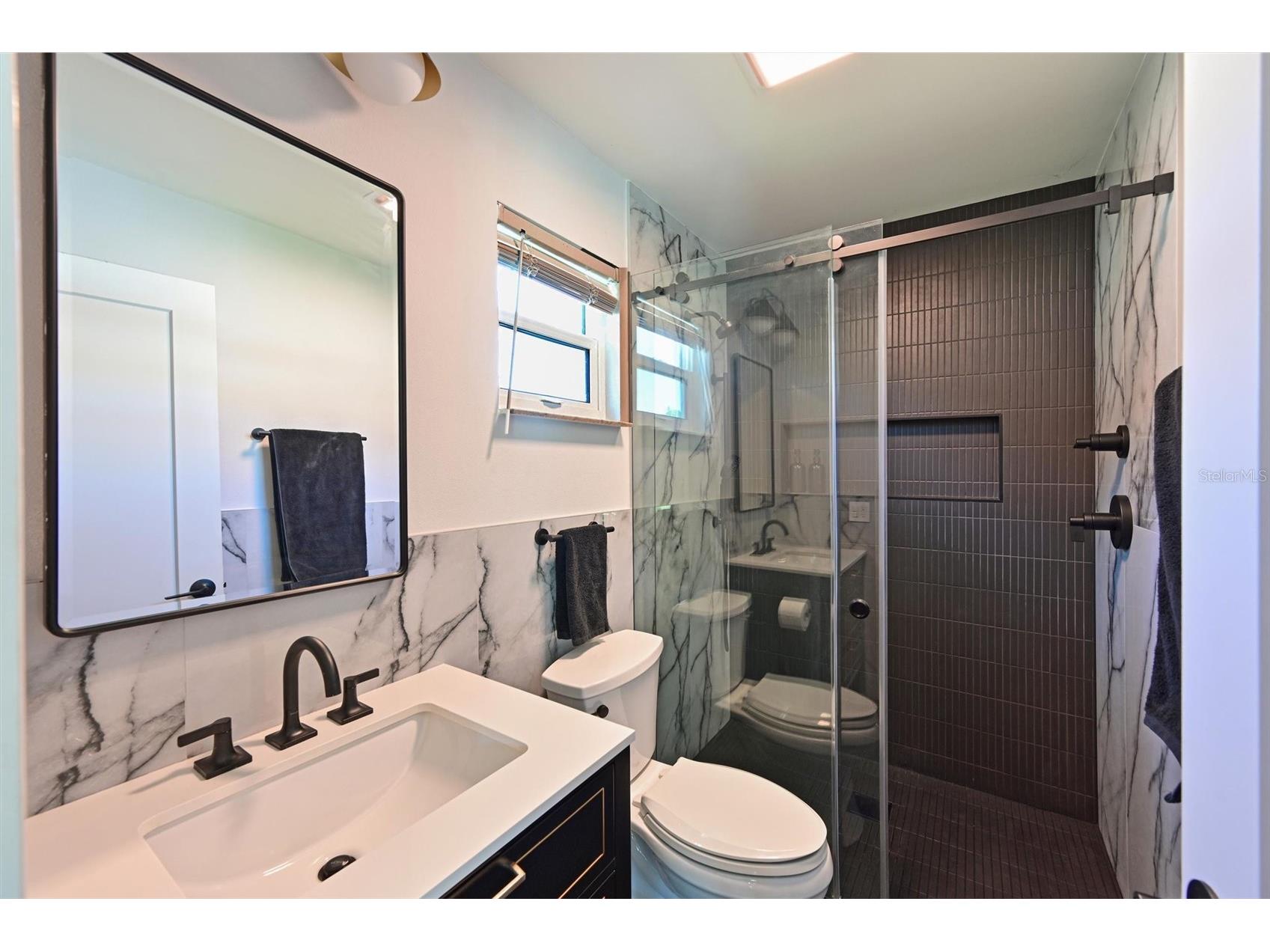 910 Plum Tree Lane Sarasota FL 34243 A4690735 image13