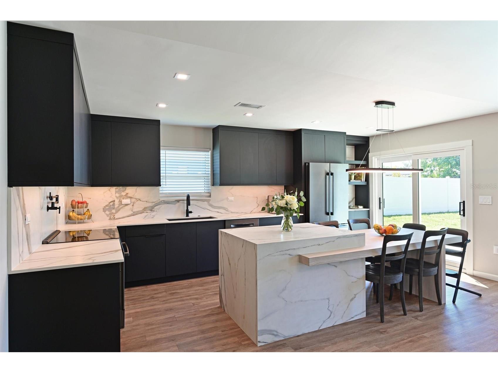910 Plum Tree Lane Sarasota FL 34243 A4690735 image7