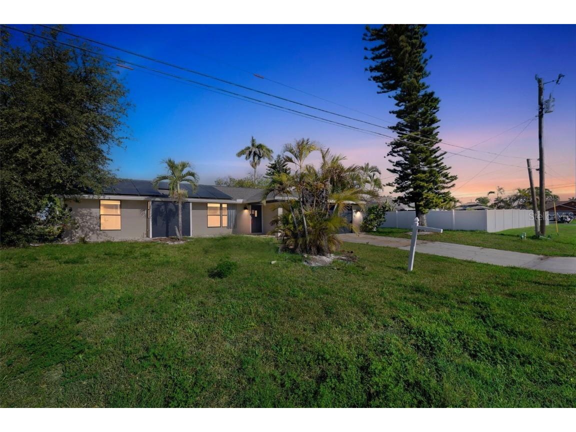910 SE 23rd Place Cape Coral FL 33990 TB8388635 image1