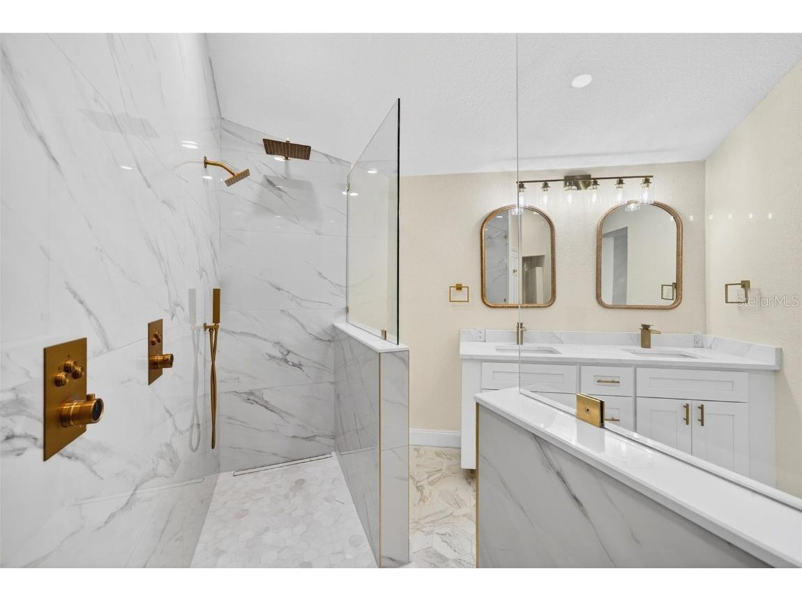 910 Siesta Key Place Sarasota FL 34242 A4670452 image21