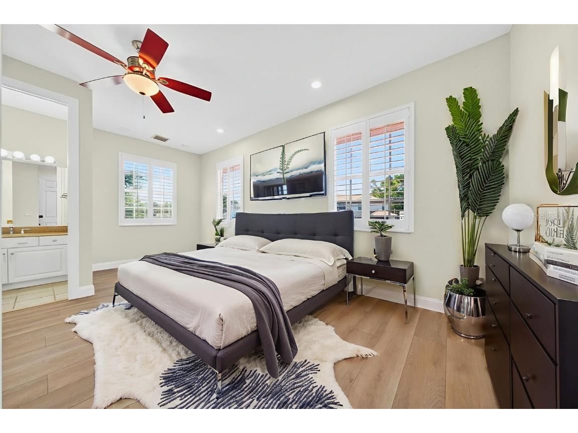 910 Siesta Key Place Sarasota FL 34242 A4670452 image32