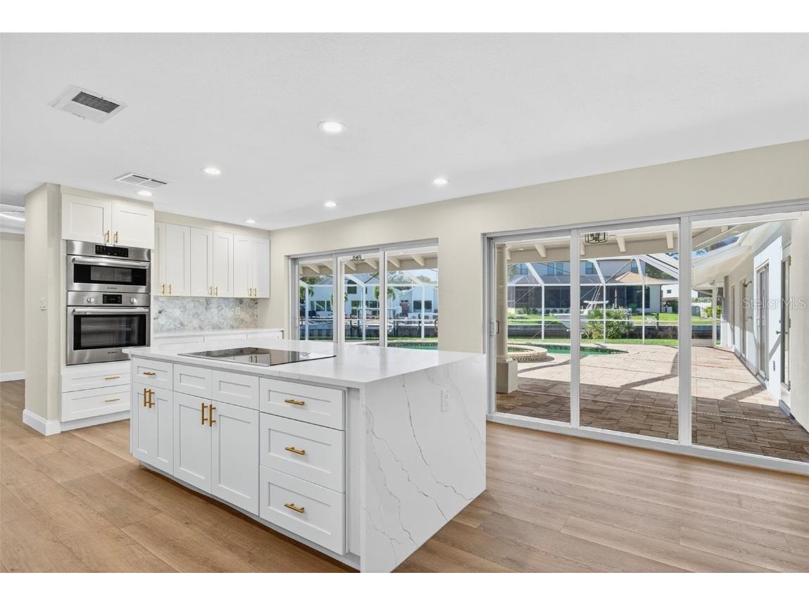 910 Siesta Key Place Sarasota FL 34242 A4670452 image7