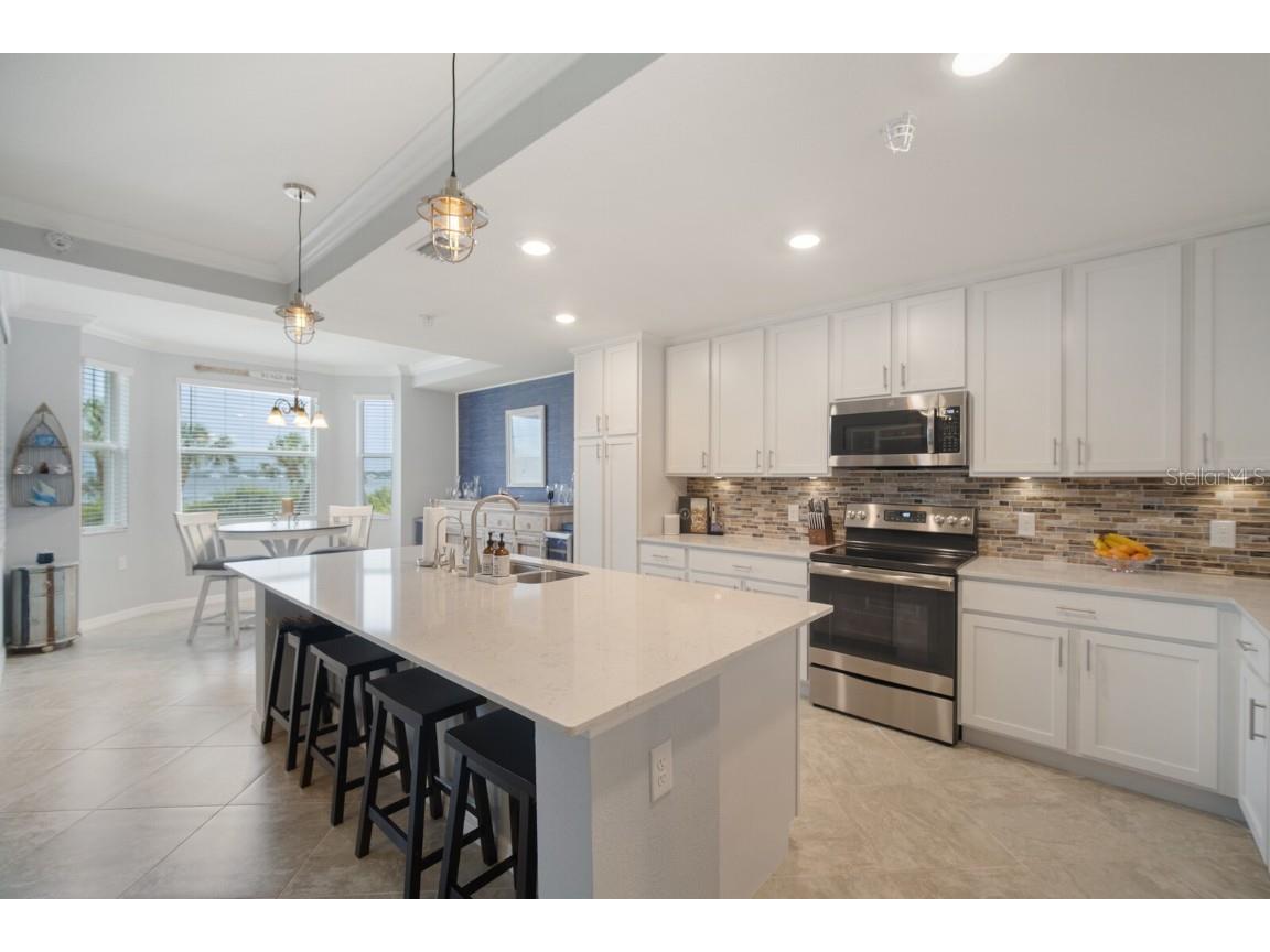 910 Tidewater Shores Loop #103 Bradenton FL 34208 - MANATEE RIVER A4651931 image1